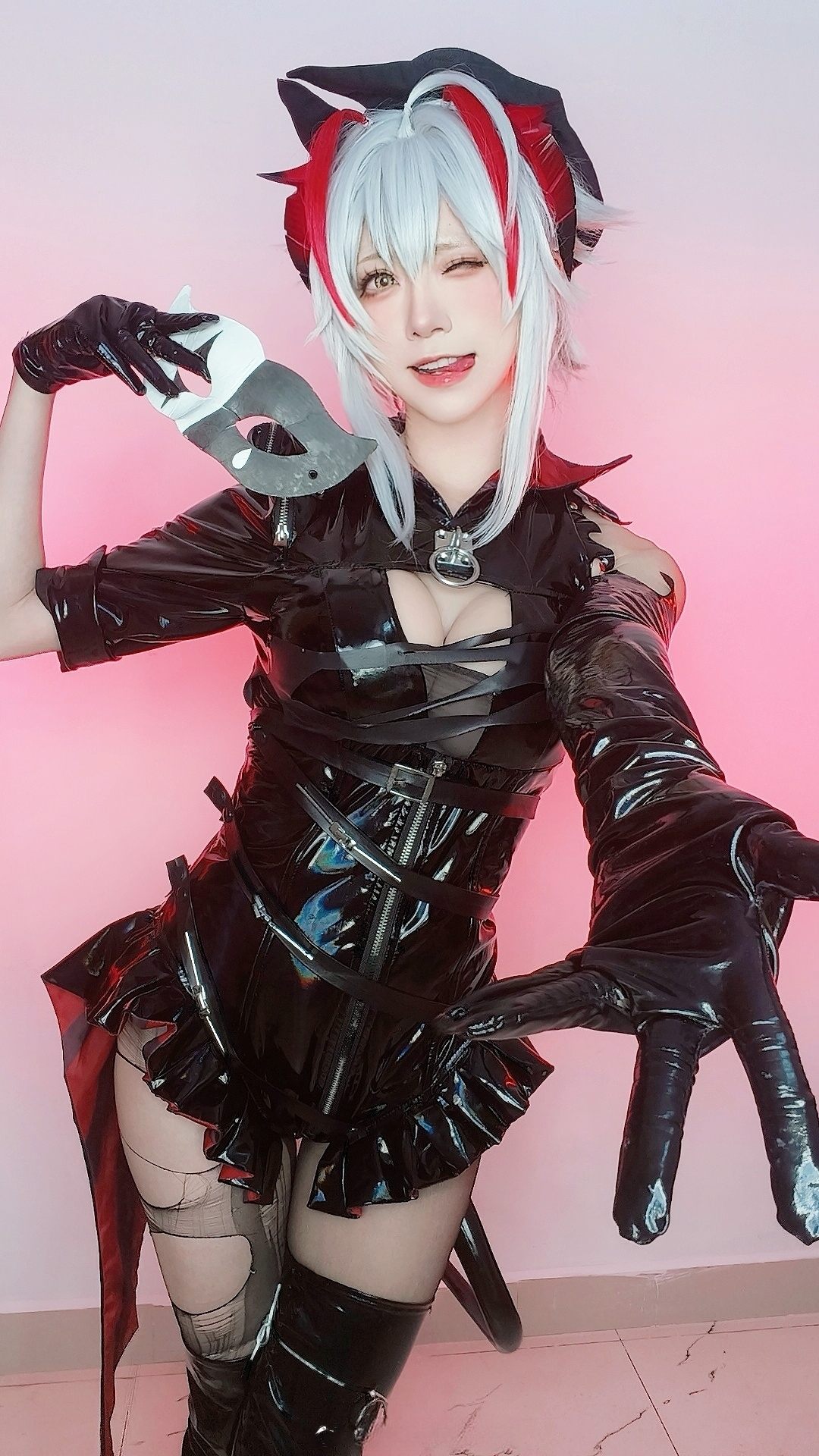 Kitaro_绮太郎 – 音律联觉 自拍 [17P] - 秀人网免费无水印在线套图写真