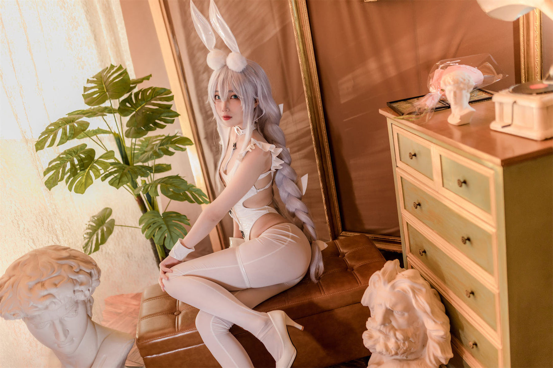 杏仁曲奇 – 碧蓝航线 恶毒白兔 [40P] - 秀人网免费无水印在线套图写真