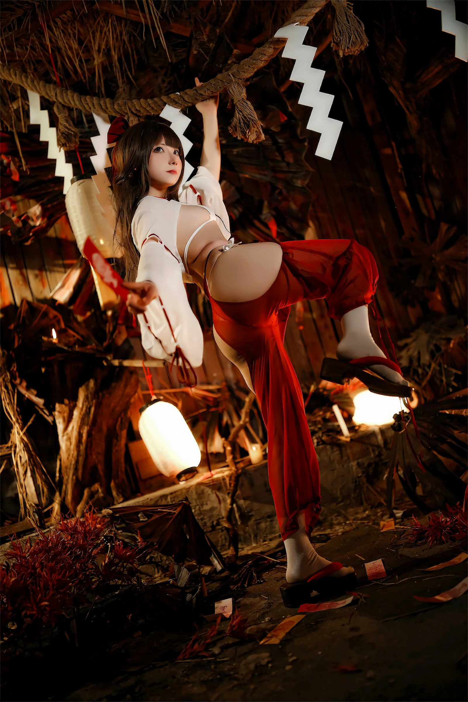 是三不是世w – 祈福巫女 [43P] - 秀人网免费无水印在线套图写真