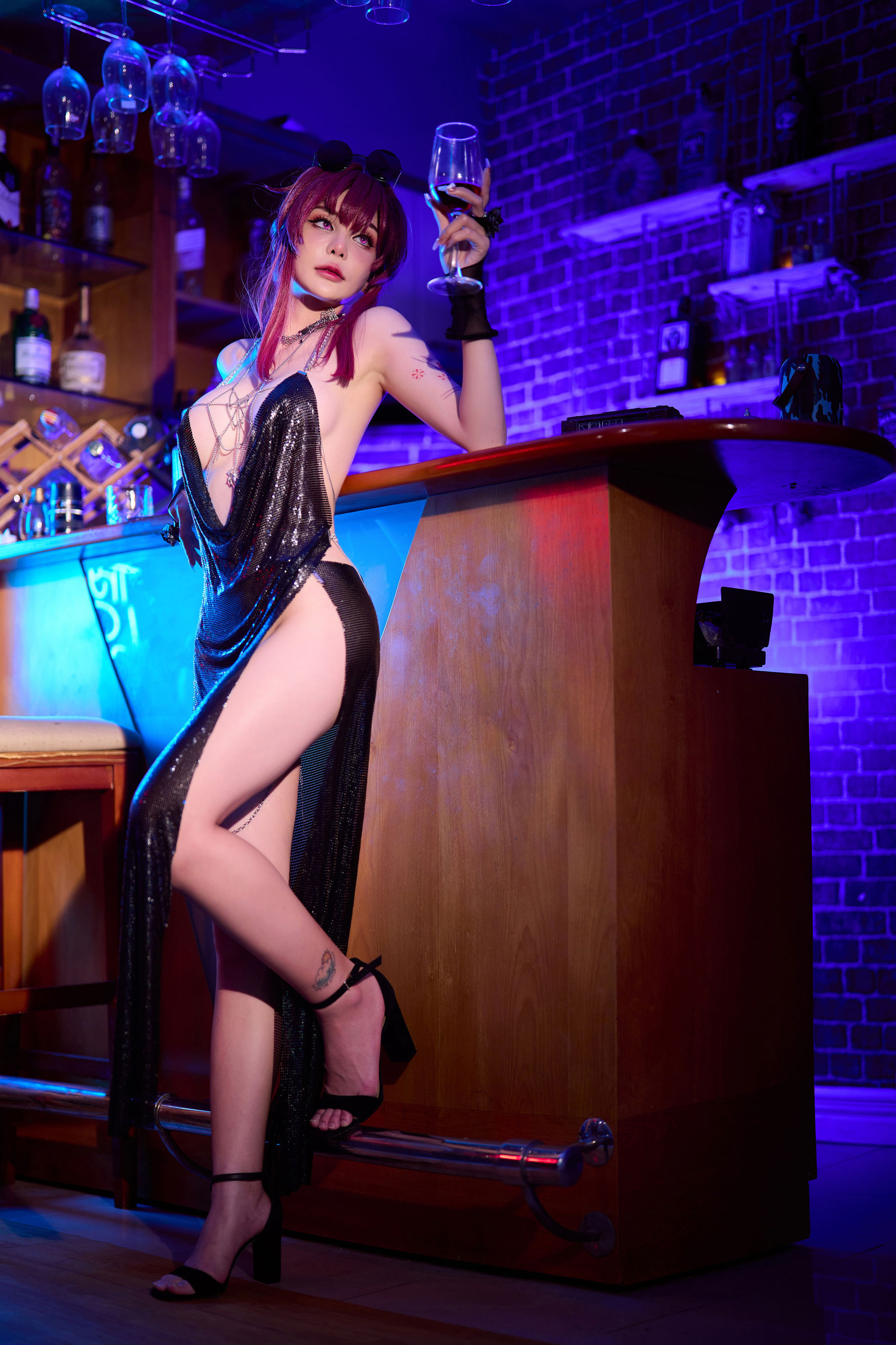 JOYCE – 酒吧之夜 [72P] - 秀人网免费无水印在线套图写真