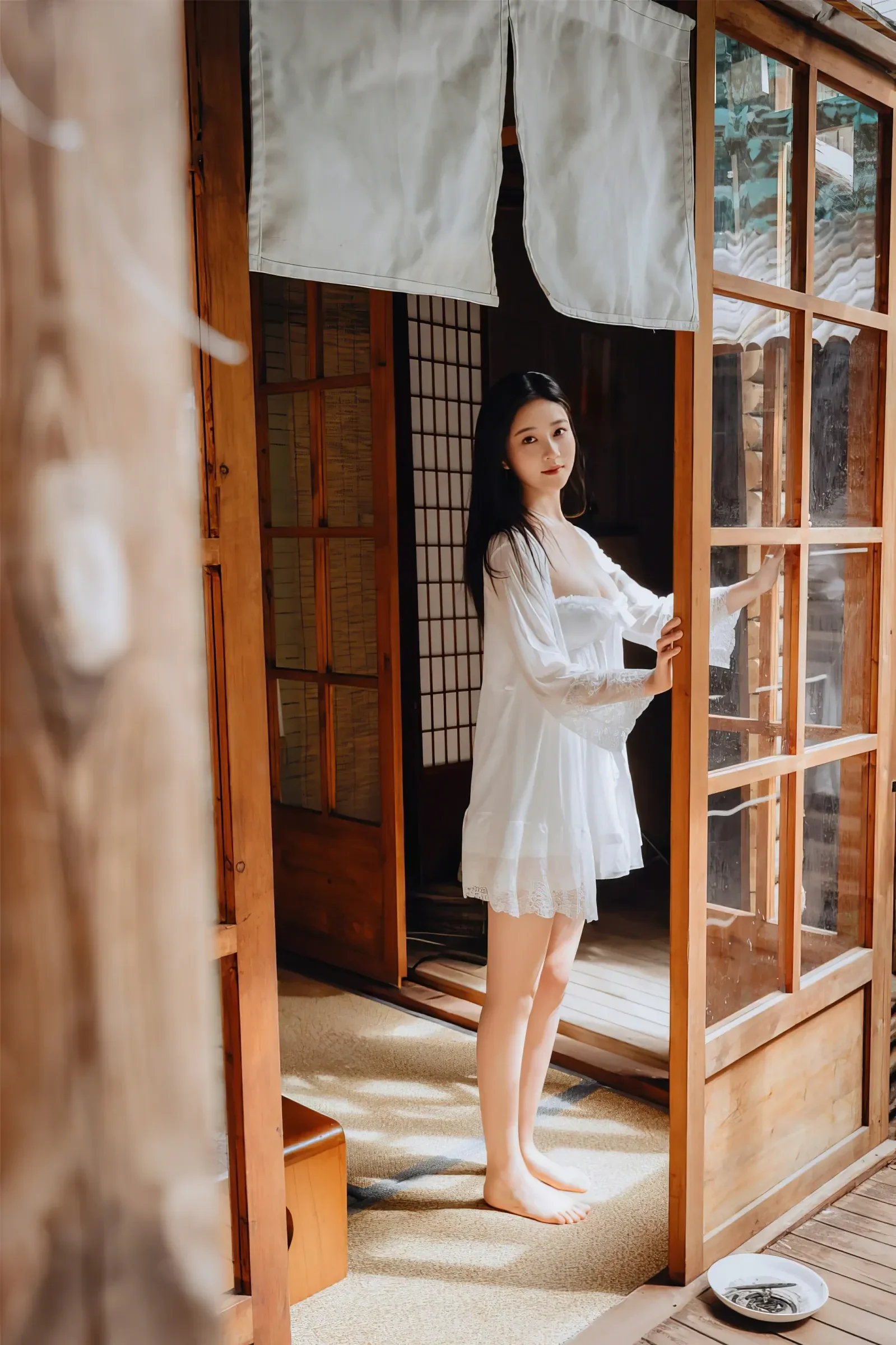 年年Nnian – 林间小屋 [34P] - 秀人网免费无水印在线套图写真