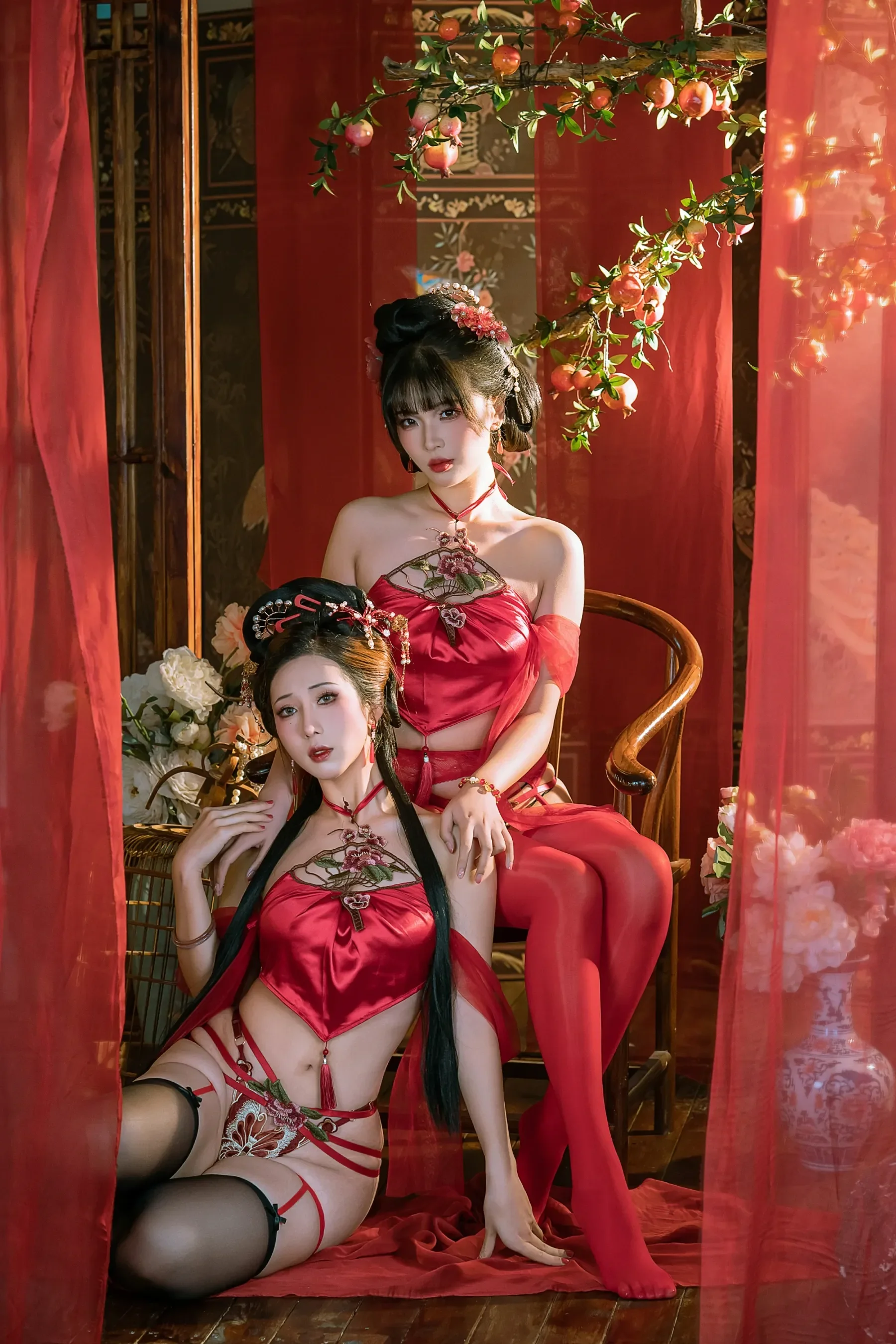 云溪溪&#038;轩萧学姐 – 情趣肚兜 [23P] - 秀人网免费无水印在线套图写真