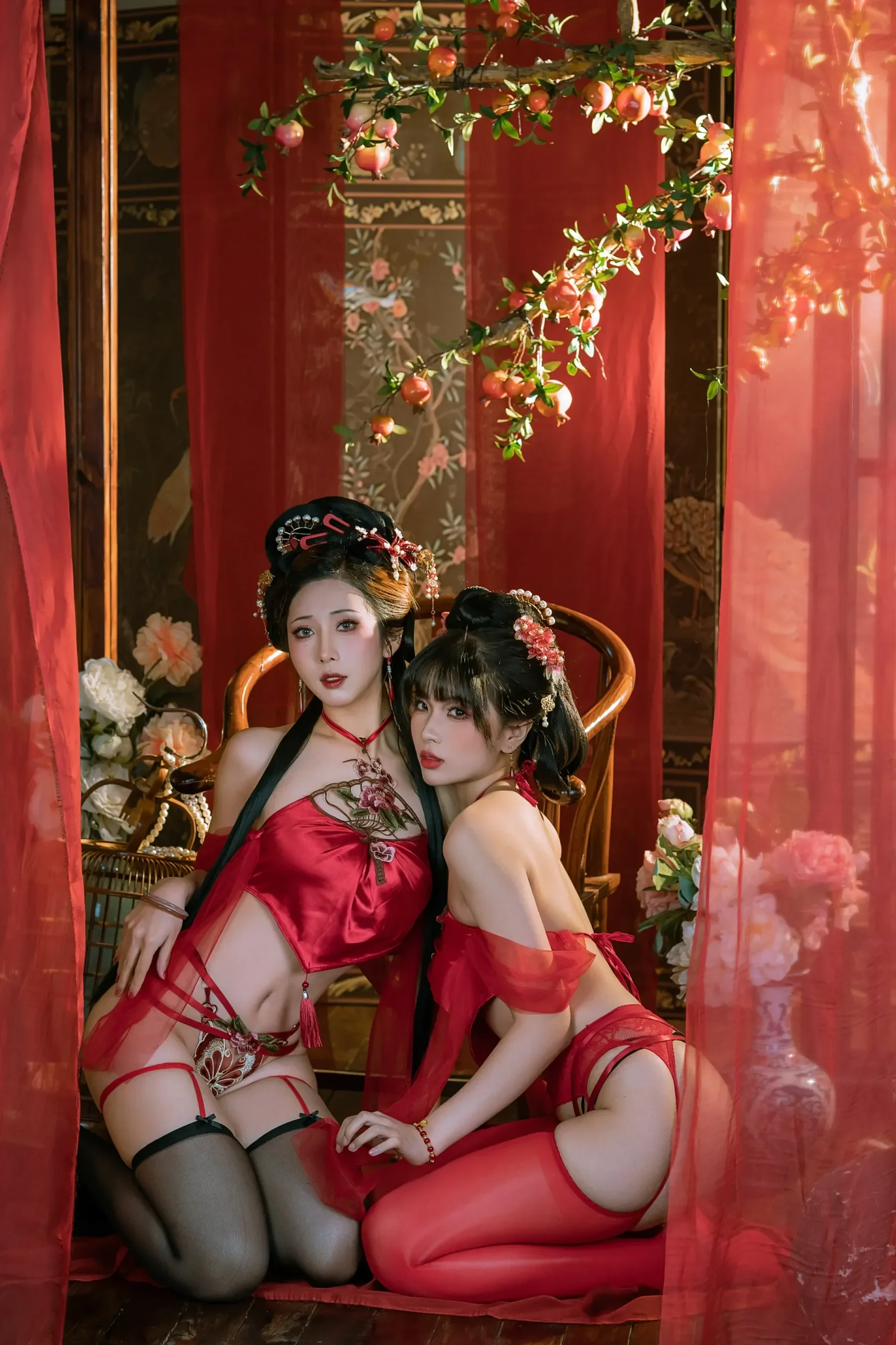 云溪溪&#038;轩萧学姐 – 情趣肚兜 [23P] - 秀人网免费无水印在线套图写真