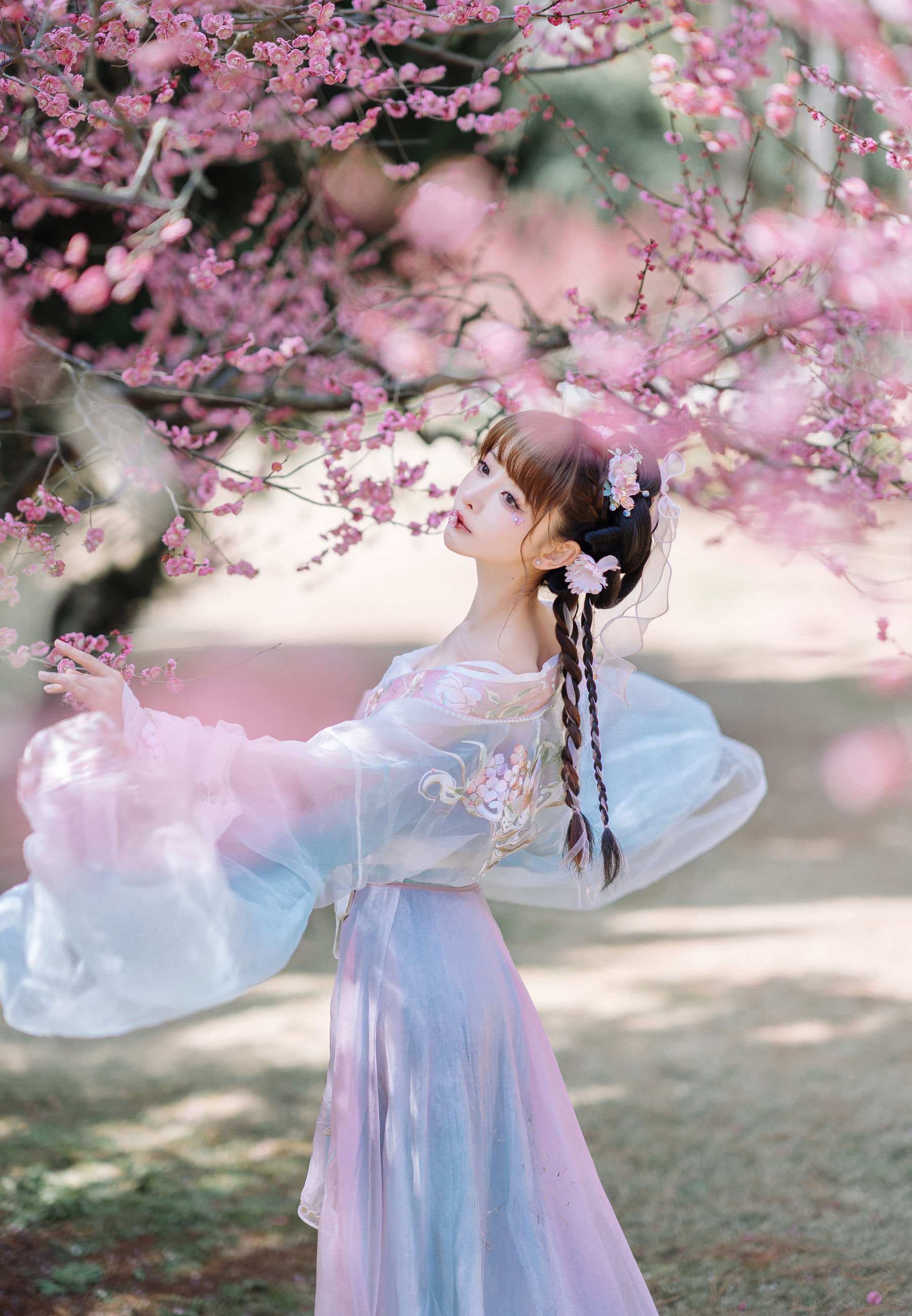 紫氯氯 – 二月梅花 [17P] - 秀人网免费无水印在线套图写真