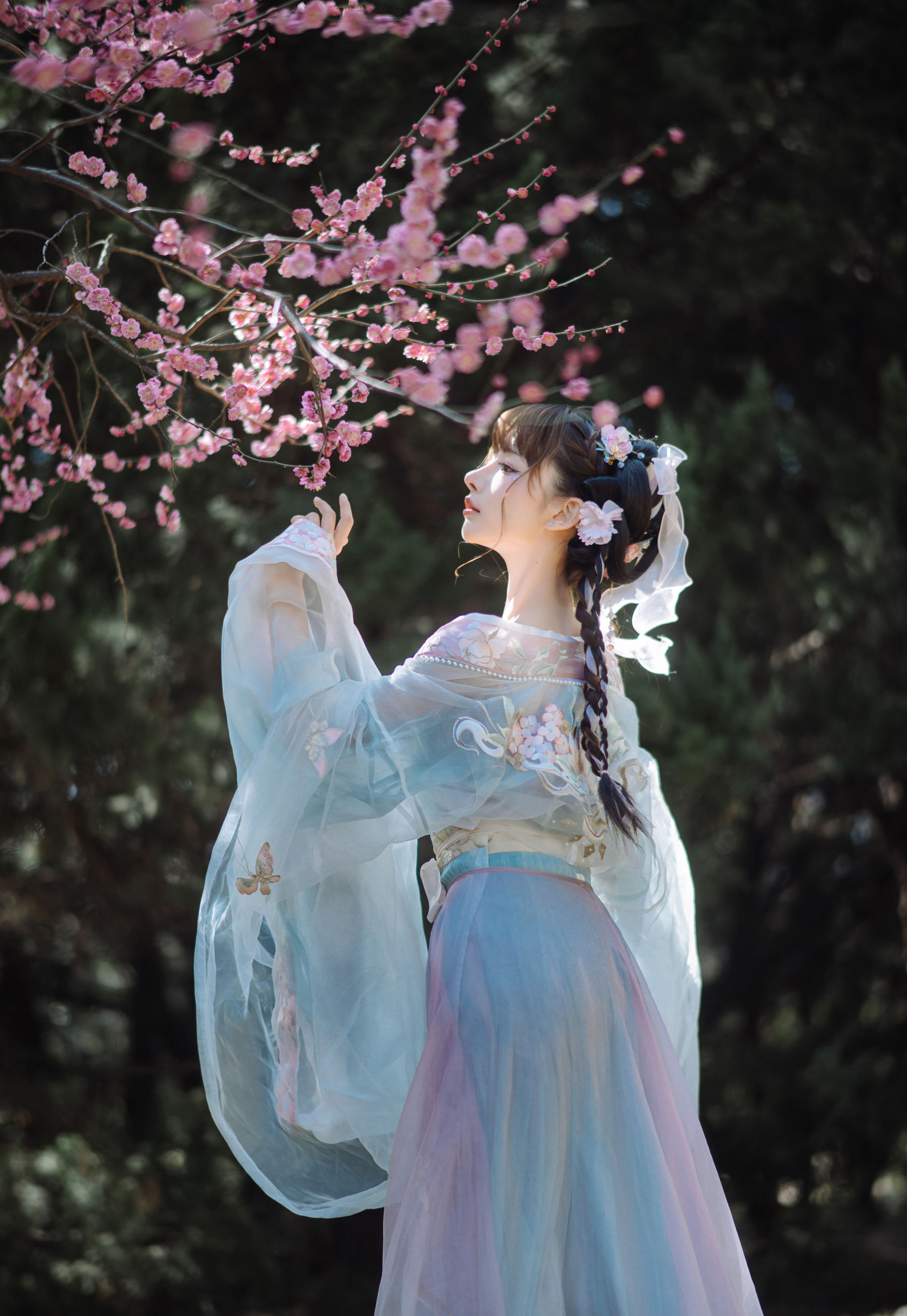 紫氯氯 – 二月梅花 [17P] - 秀人网免费无水印在线套图写真