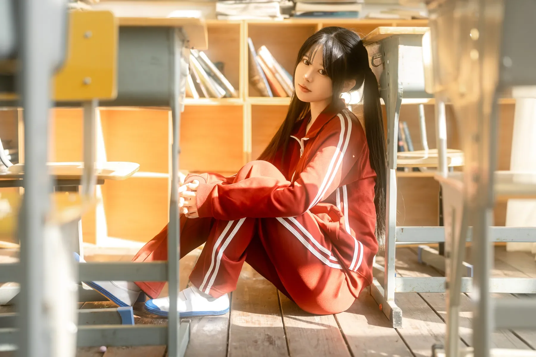 rua阮阮 – 课间阳光-红色校服 [42P] - 秀人网免费无水印在线套图写真