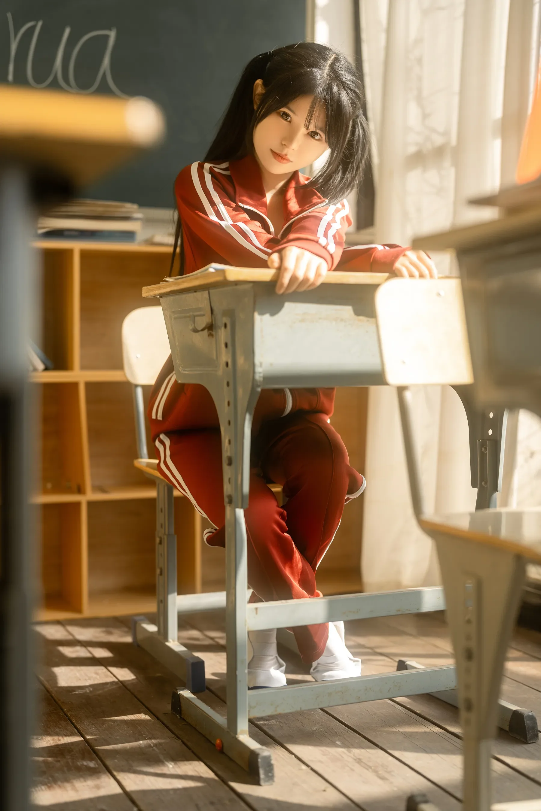 rua阮阮 – 课间阳光-红色校服 [42P] - 秀人网免费无水印在线套图写真