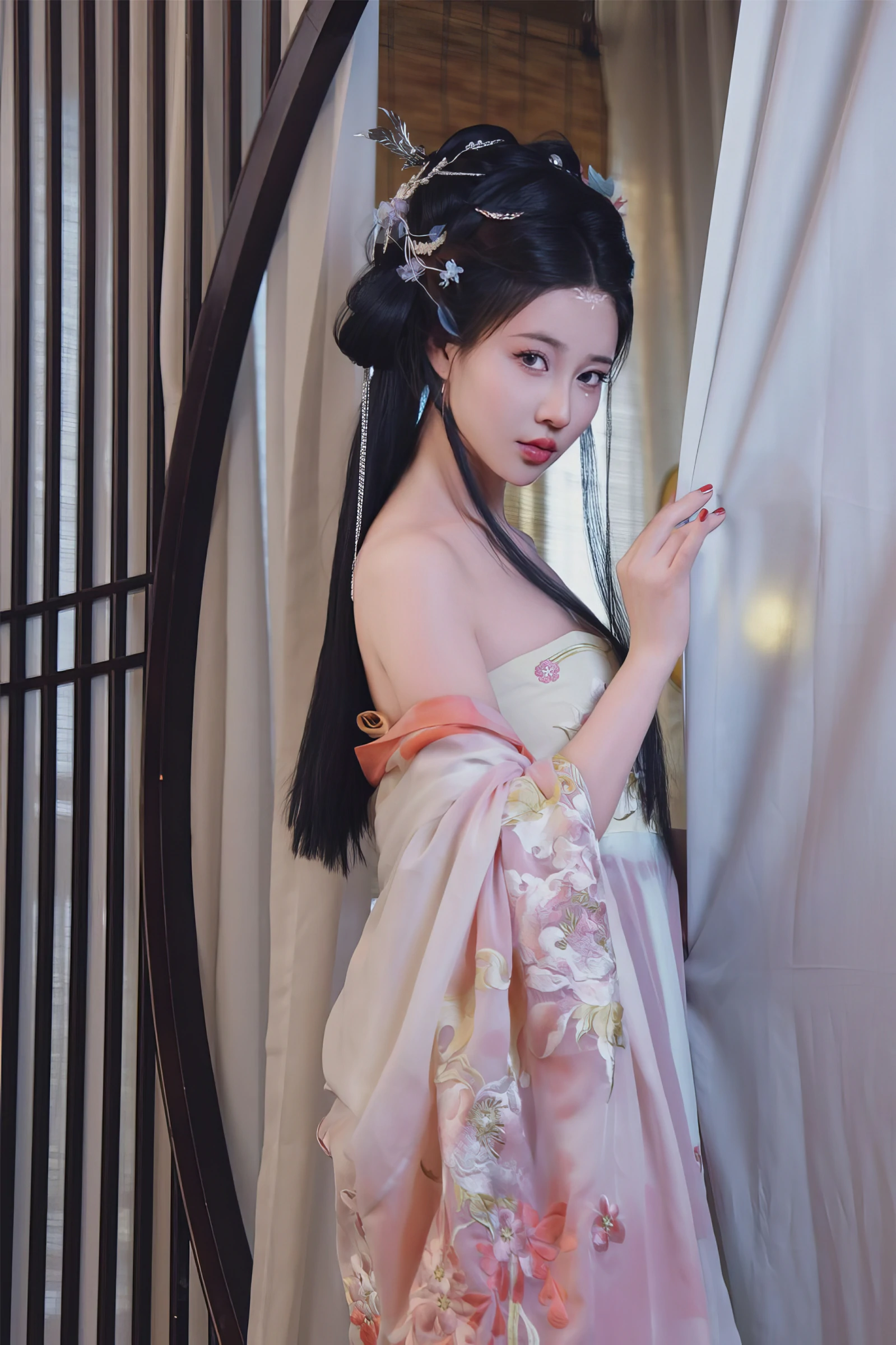 年年Nnian – 古风霓裳 [50P] - 秀人网免费无水印在线套图写真