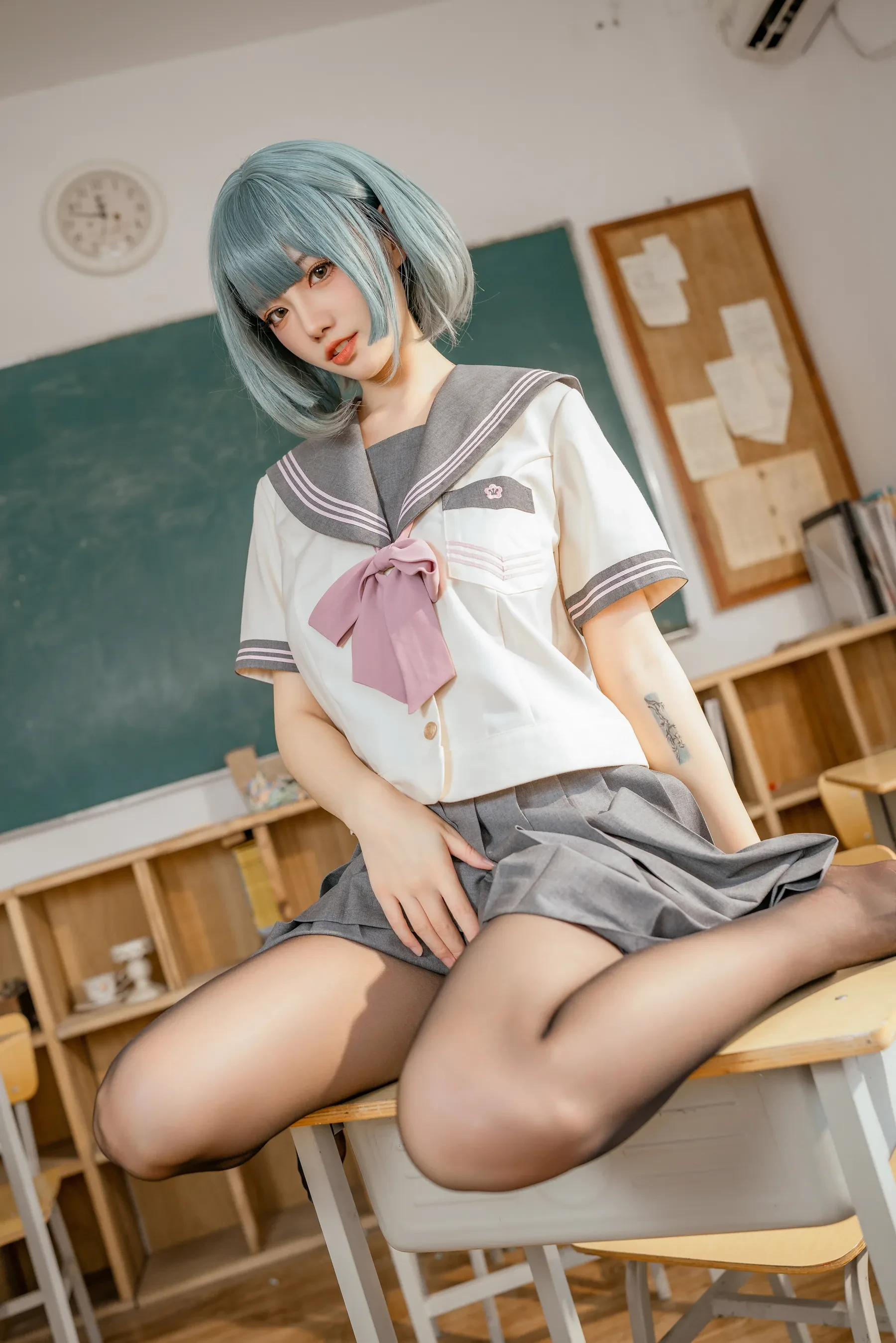 桃良阿宅 – 不良JK [100P] - 秀人网免费无水印在线套图写真