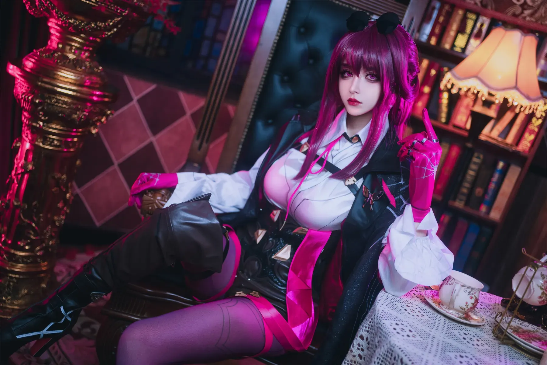 鹿八岁baby – 崩坏∶星穹铁道 卡芙卡 [61P] - 秀人网免费无水印在线套图写真