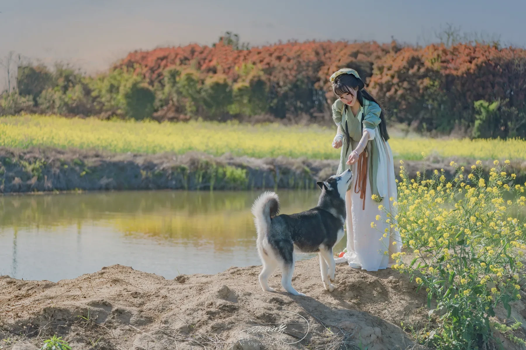 咬一口兔娘 – 田耕记 [70P] - 秀人网免费无水印在线套图写真