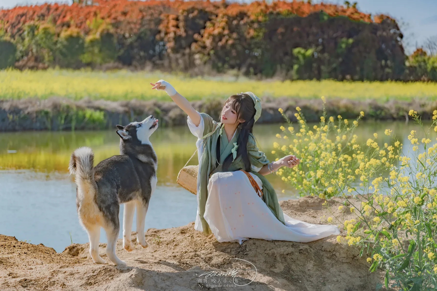 咬一口兔娘 – 田耕记 [70P] - 秀人网免费无水印在线套图写真