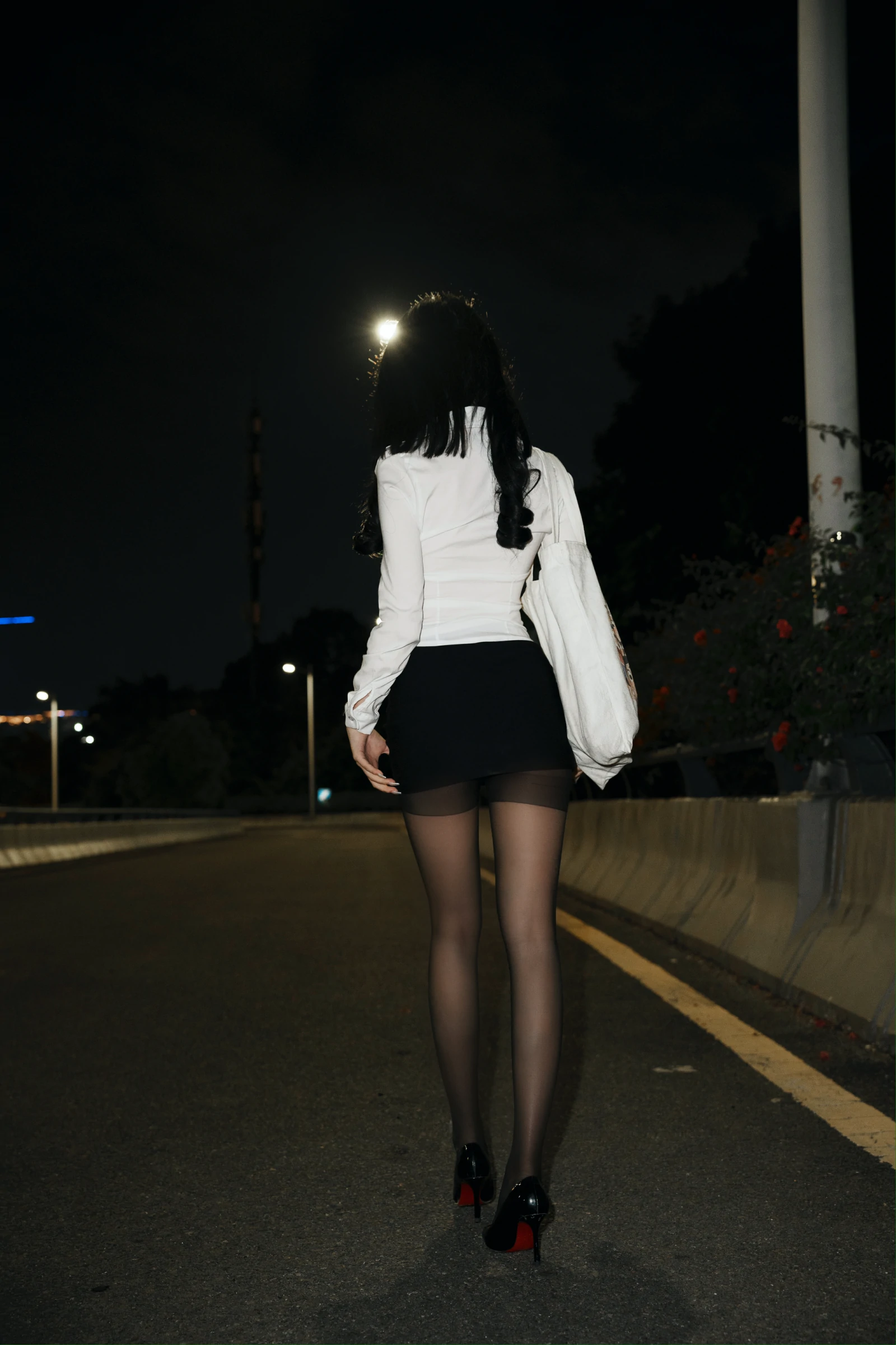 您的蛋蛋 – 尾随 [83P] - 秀人网免费无水印在线套图写真