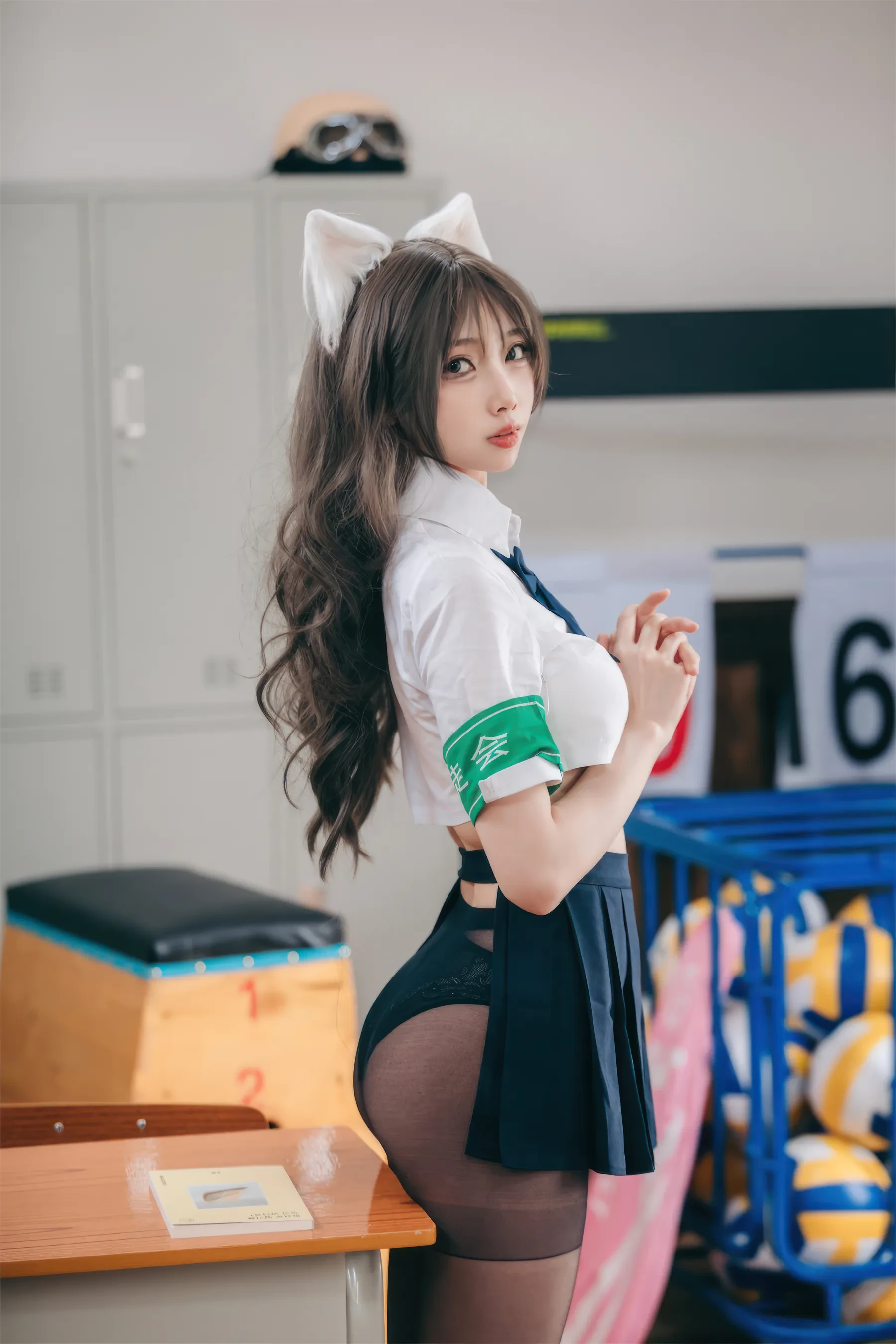 杏仁曲奇 – 生徒会坏猫猫 [52P] - 秀人网免费无水印在线套图写真