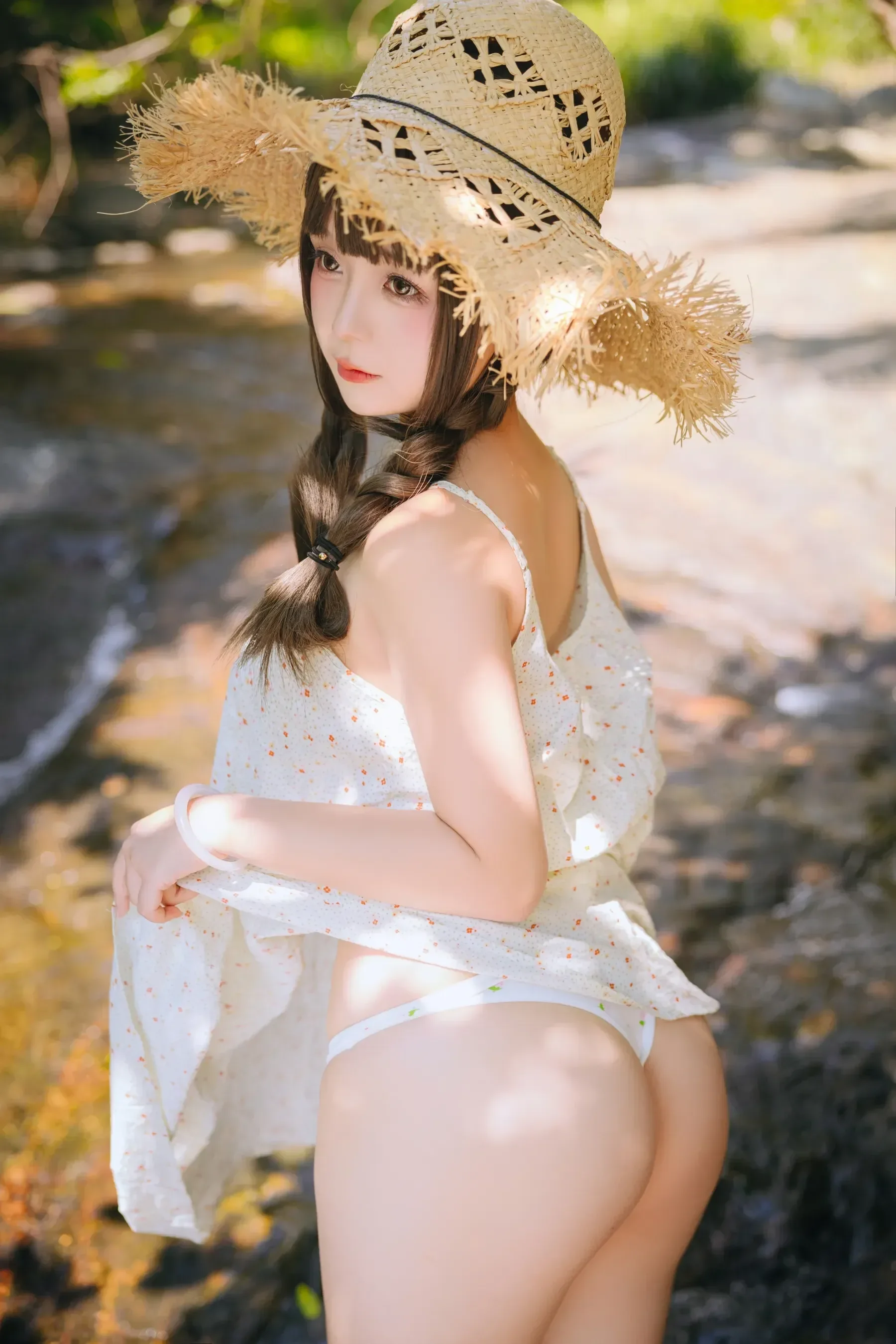 日奈娇 – 山野间 [100P] - 秀人网免费无水印在线套图写真