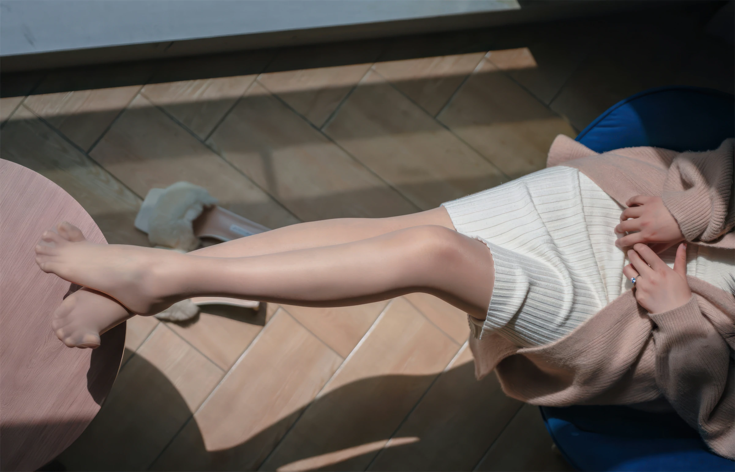 轩萧学姐 – 肉丝家妻 [65P] - 秀人网免费无水印在线套图写真