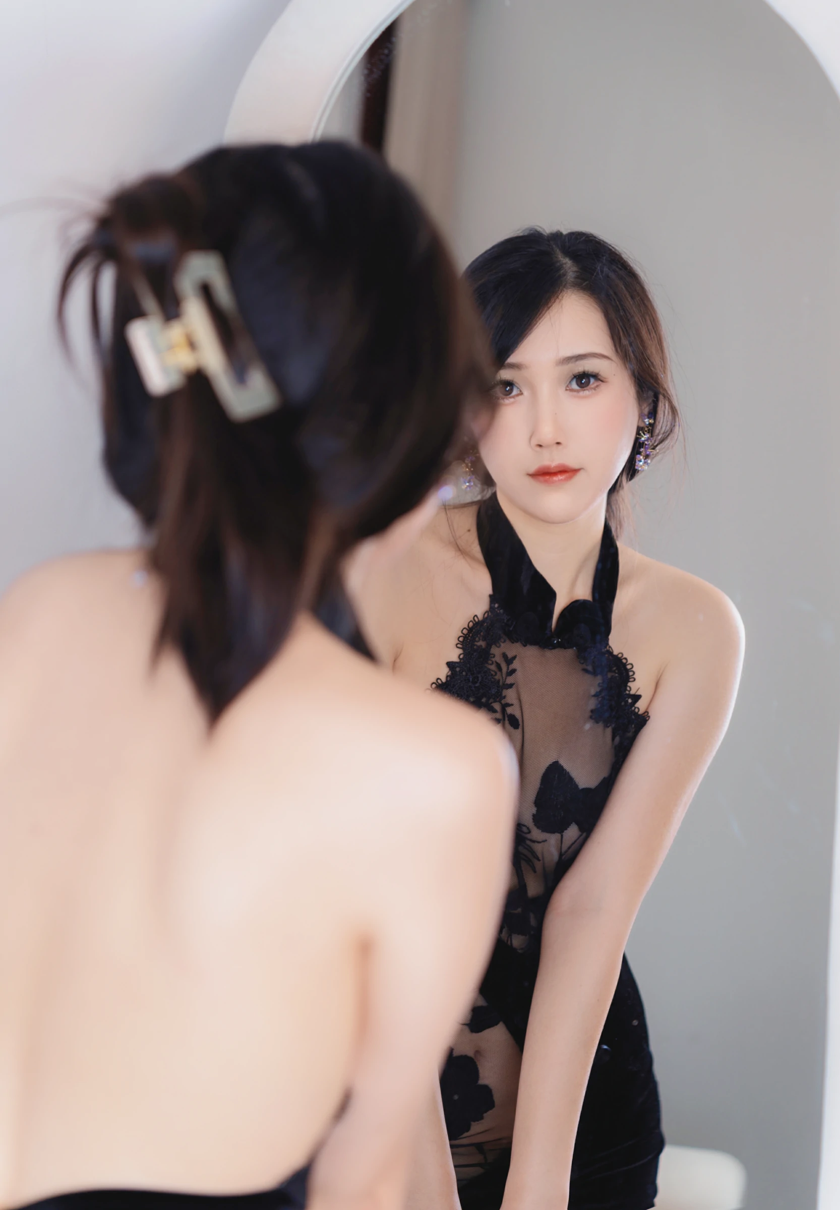 不呆猫 – 黑旗袍过膝袜御姐 [42P] - 秀人网免费无水印在线套图写真