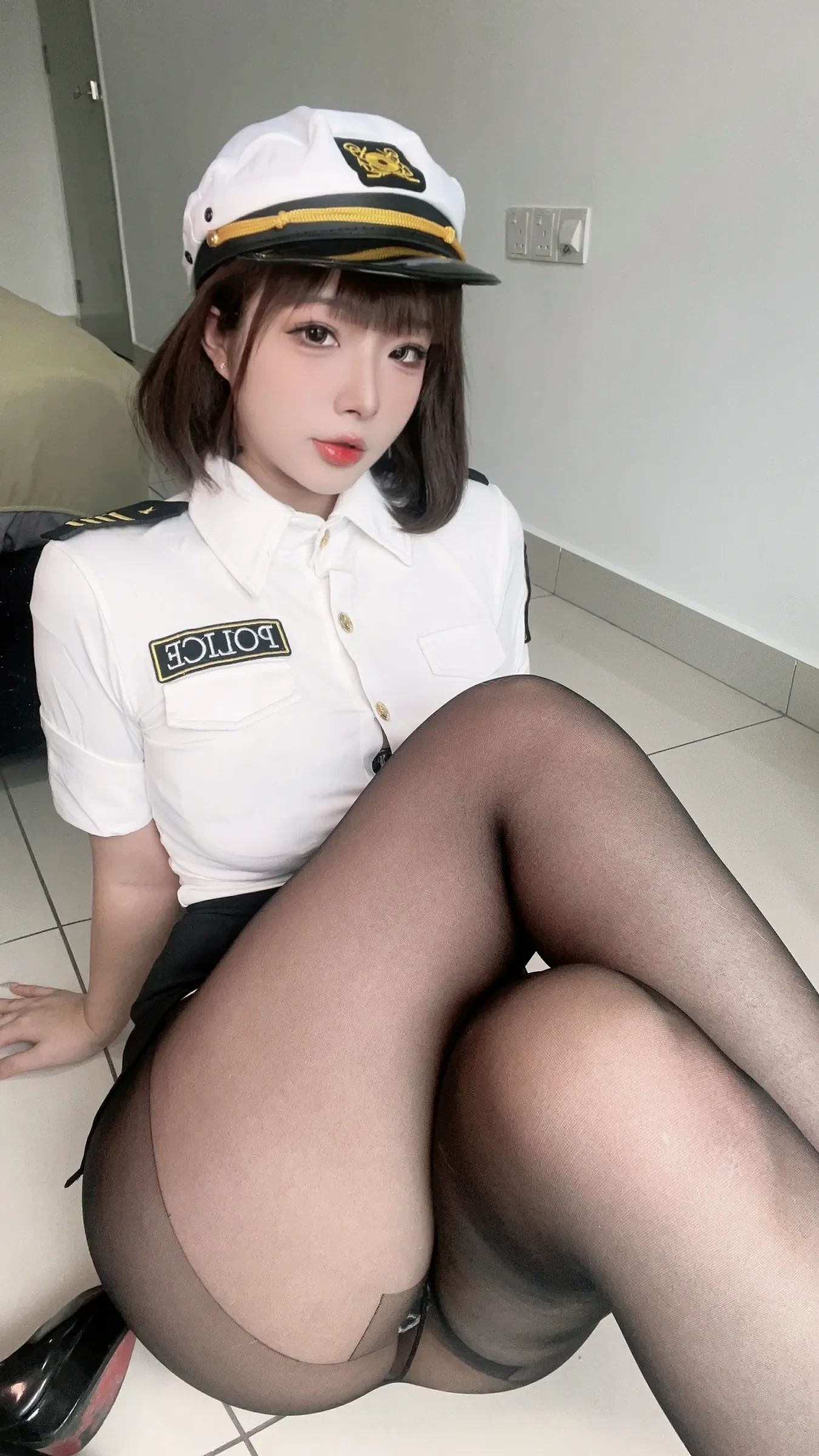 yuuhui玉汇 – Patreon订阅 不良女警 [48P] - 秀人网免费无水印在线套图写真