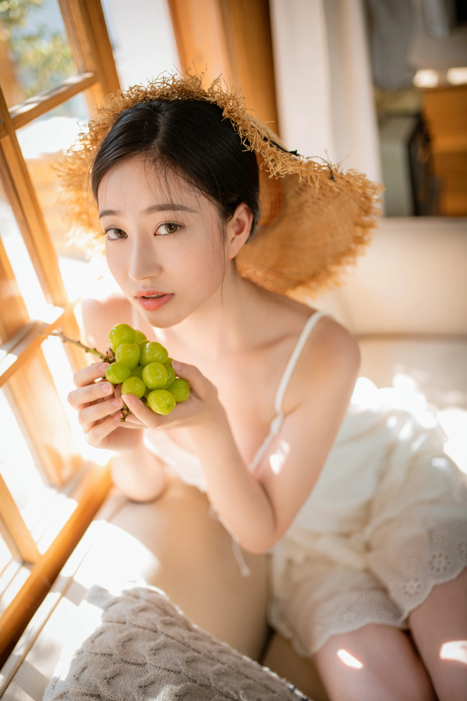 年年Nnian – 夏日物语 [37P] - 秀人网免费无水印在线套图写真