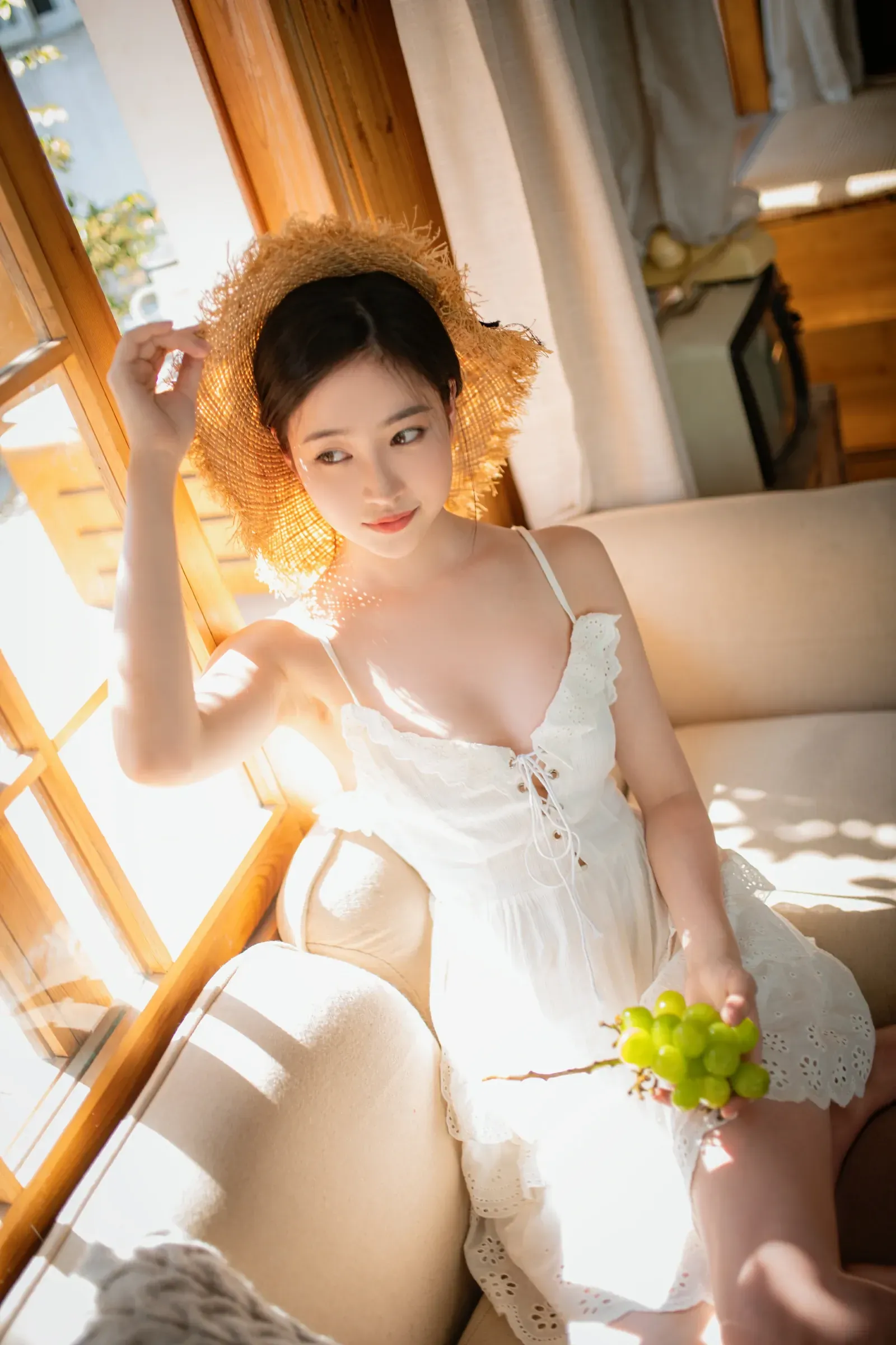 年年Nnian – 夏日物语 [37P] - 秀人网免费无水印在线套图写真