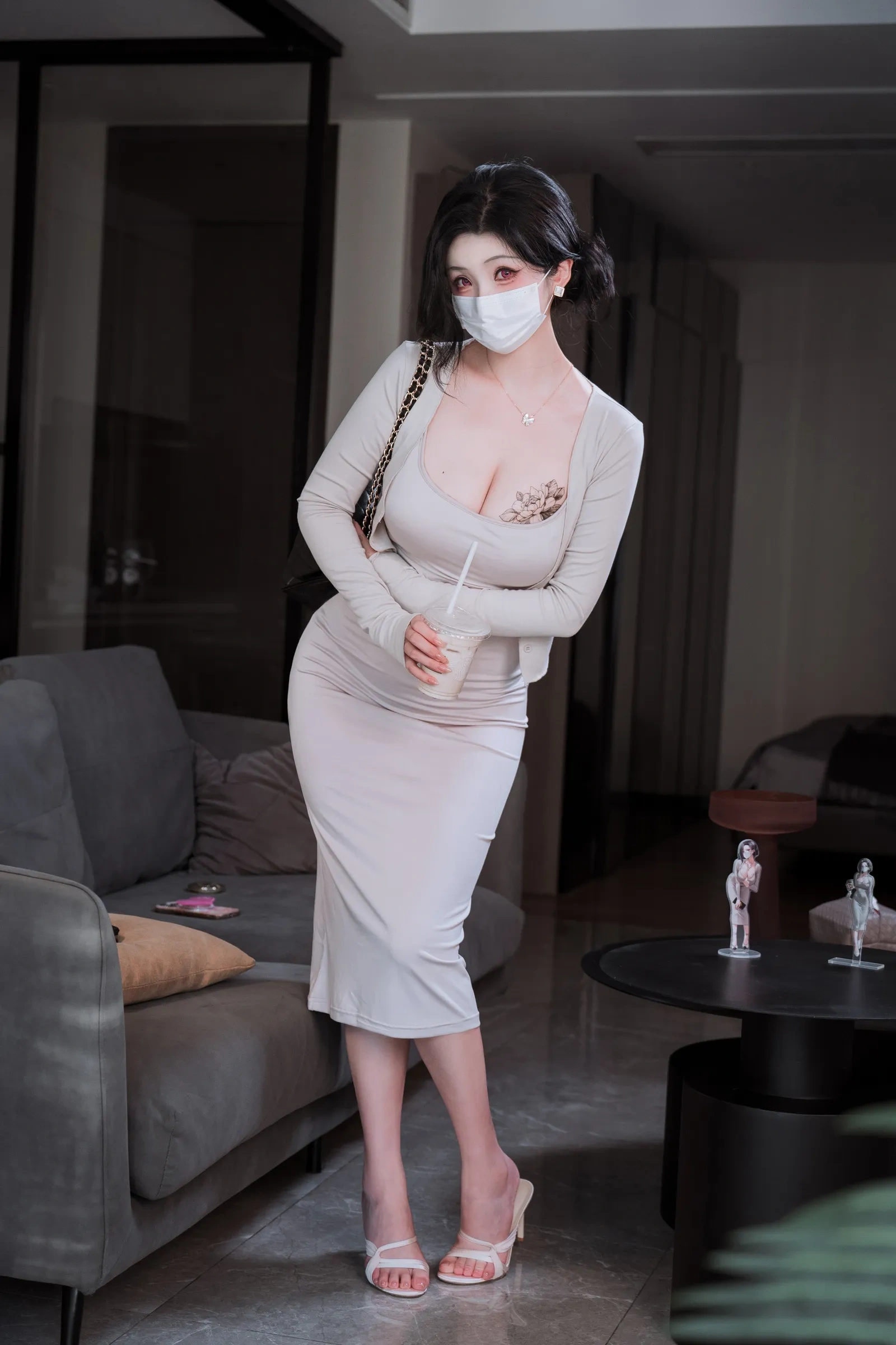 rioko凉凉子 – 邻居家的大姐姐 [58P] - 秀人网免费无水印在线套图写真