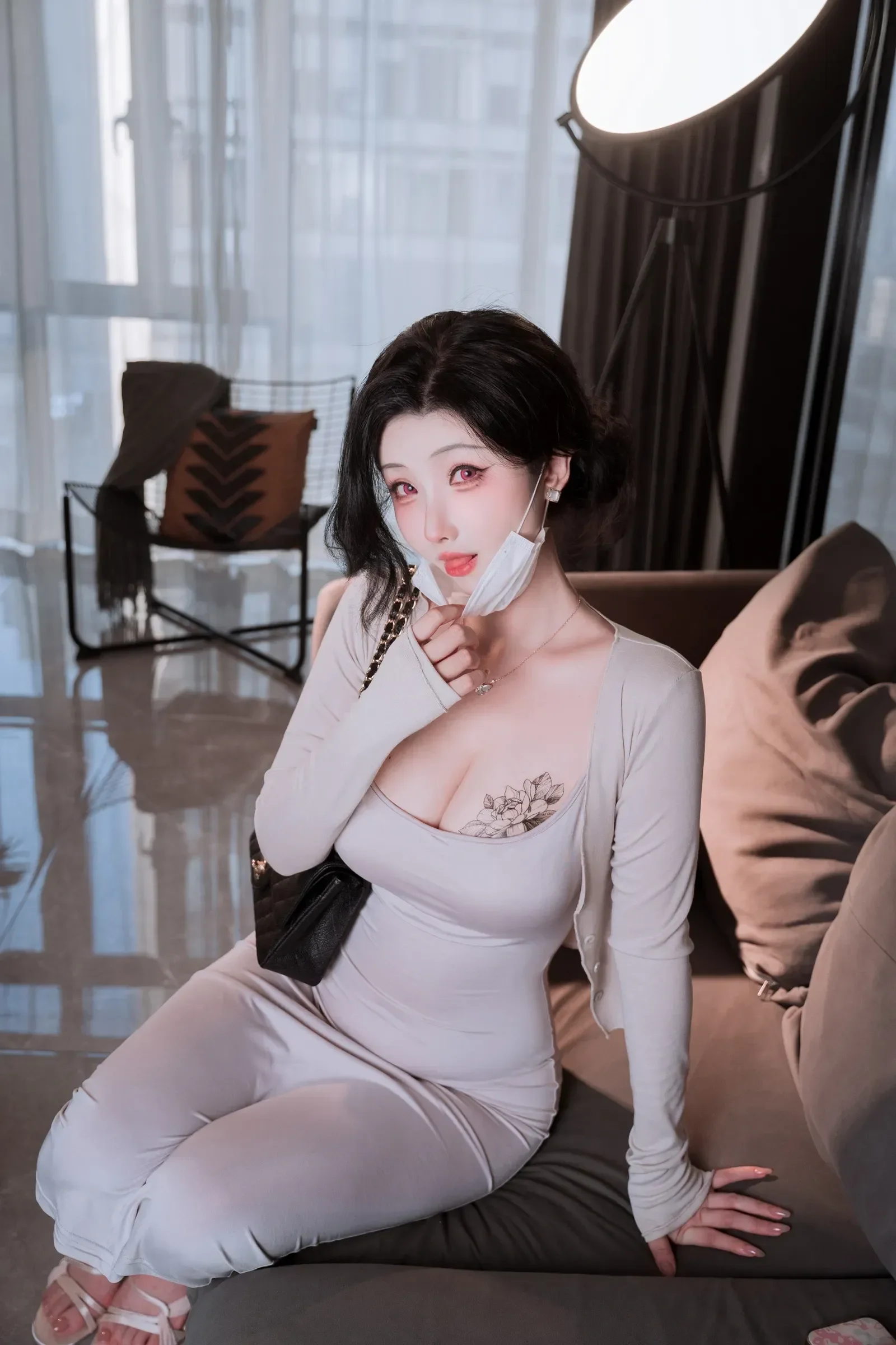 rioko凉凉子 – 邻居家的大姐姐 [58P] - 秀人网免费无水印在线套图写真