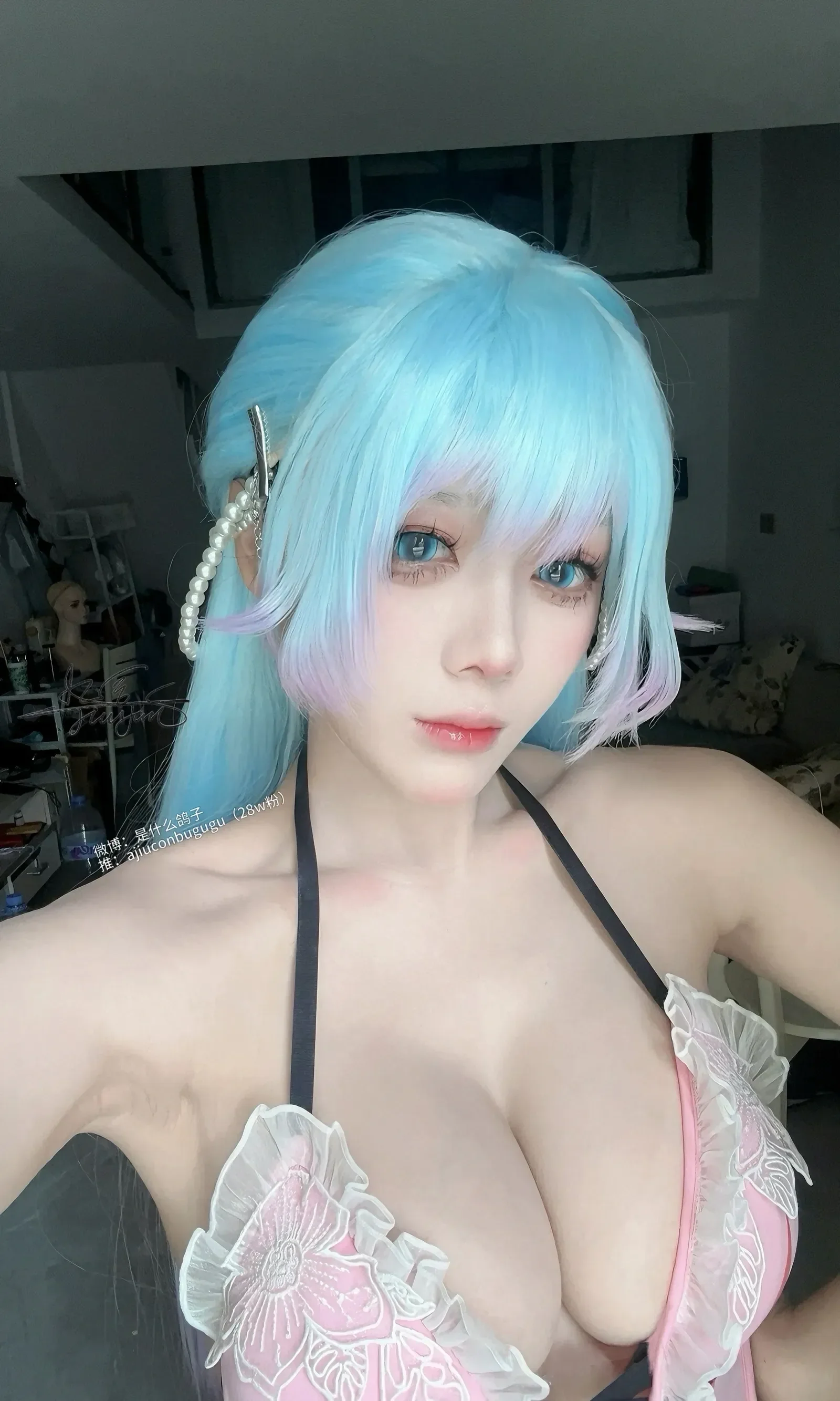 九言 – 沈妙泳装 [34P] - 秀人网免费无水印在线套图写真