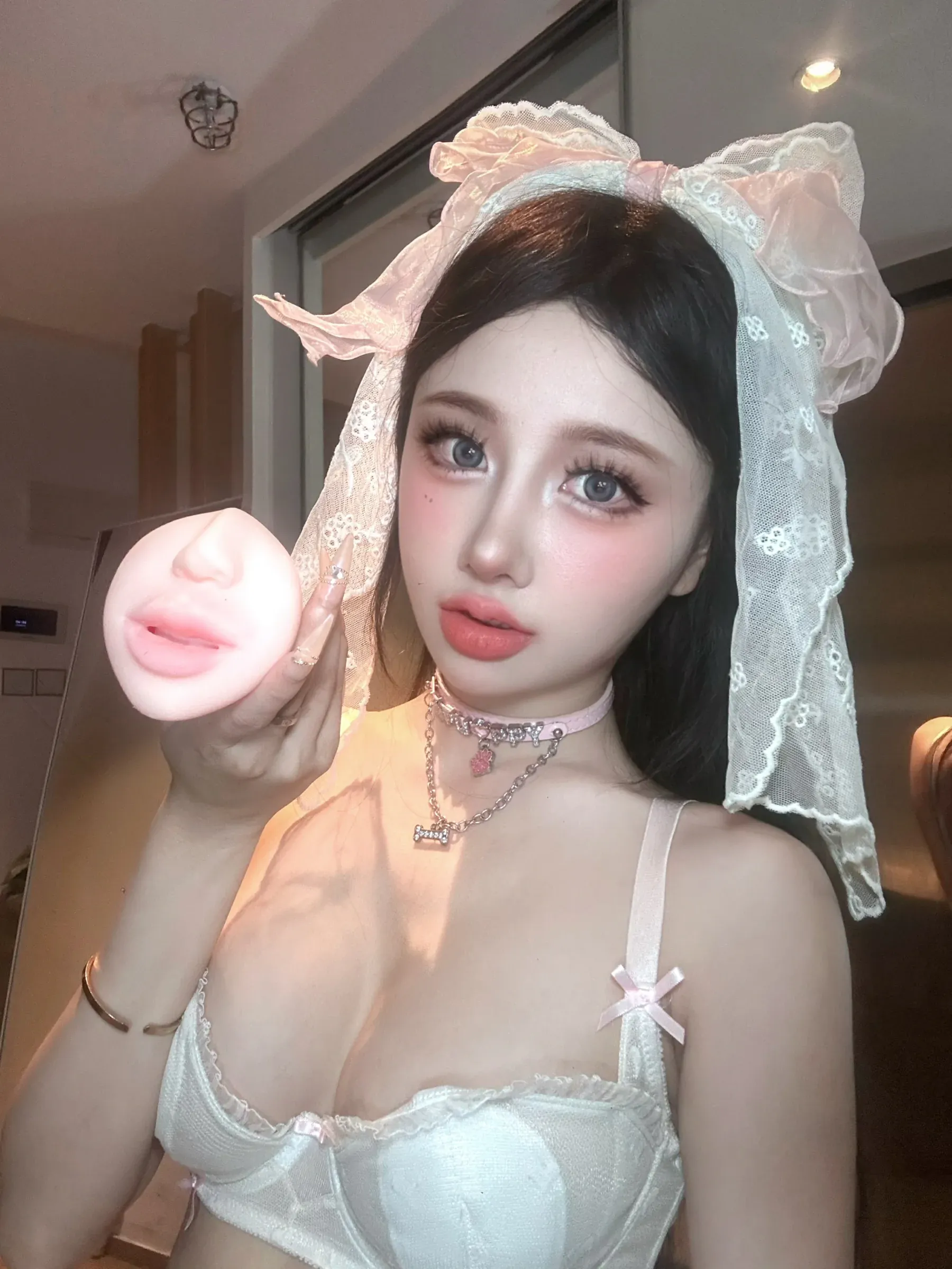 您的蛋蛋 – 唇膜 [37P] - 秀人网免费无水印在线套图写真