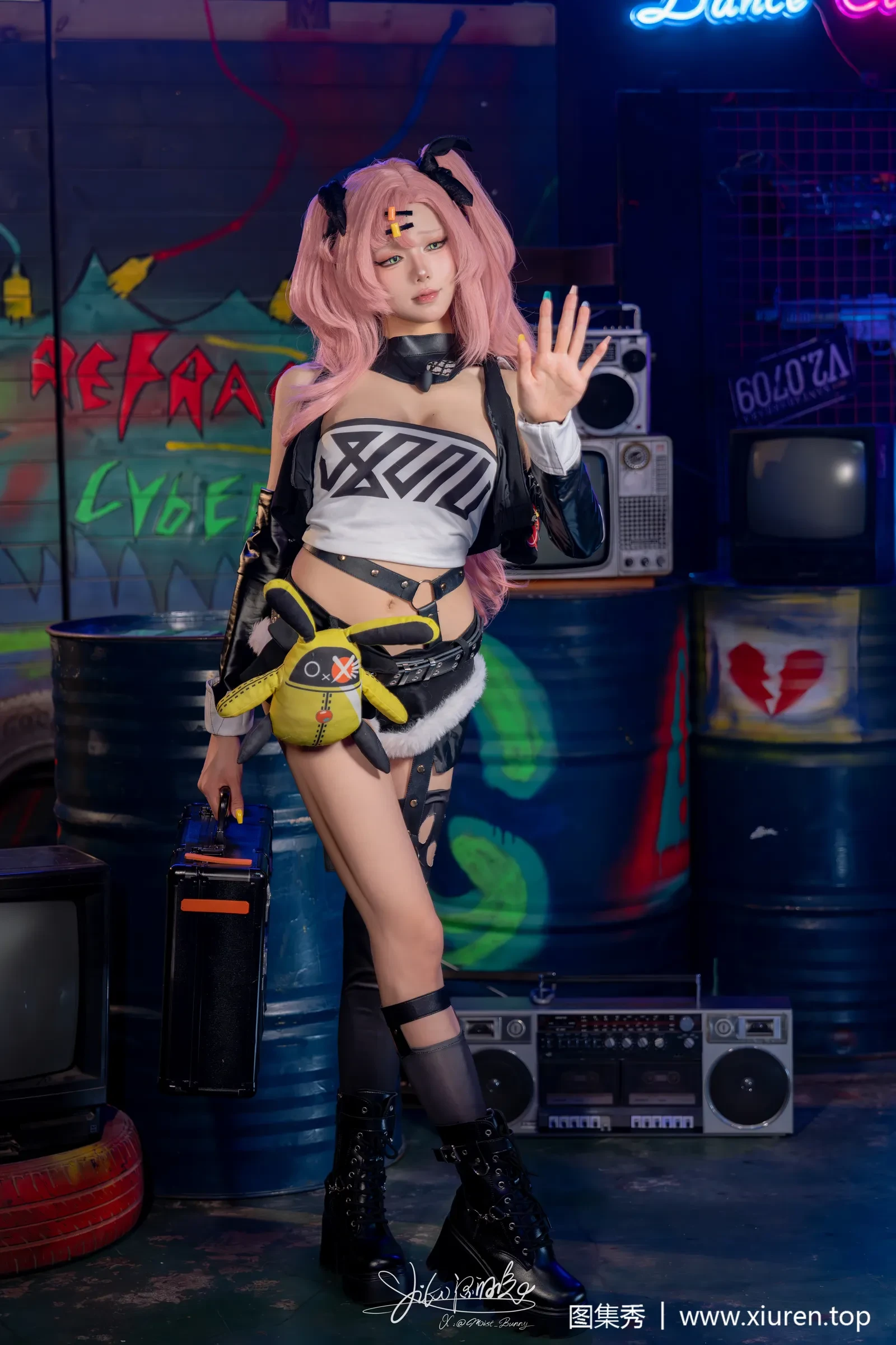 咬一口兔娘 – 『明日香特殊作战』 拾光独白 [80P] - 秀人网免费无水印在线套图写真