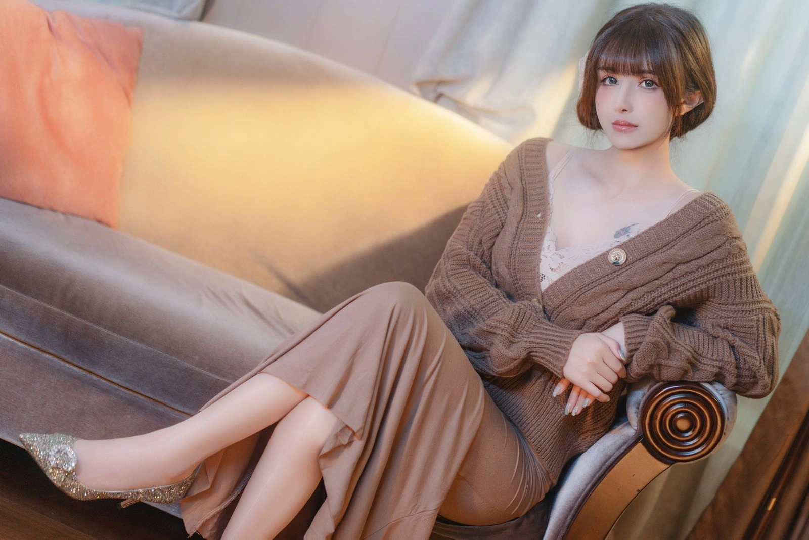 鹿八岁baby – 无法拒绝的要挟 [121P] - 秀人网免费无水印在线套图写真