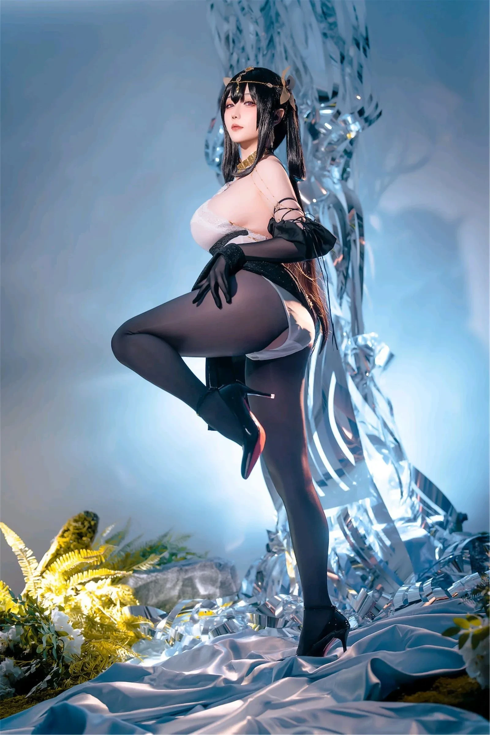 星之迟迟 – 镇海 潋滟水色 [35P] - 秀人网免费无水印在线套图写真