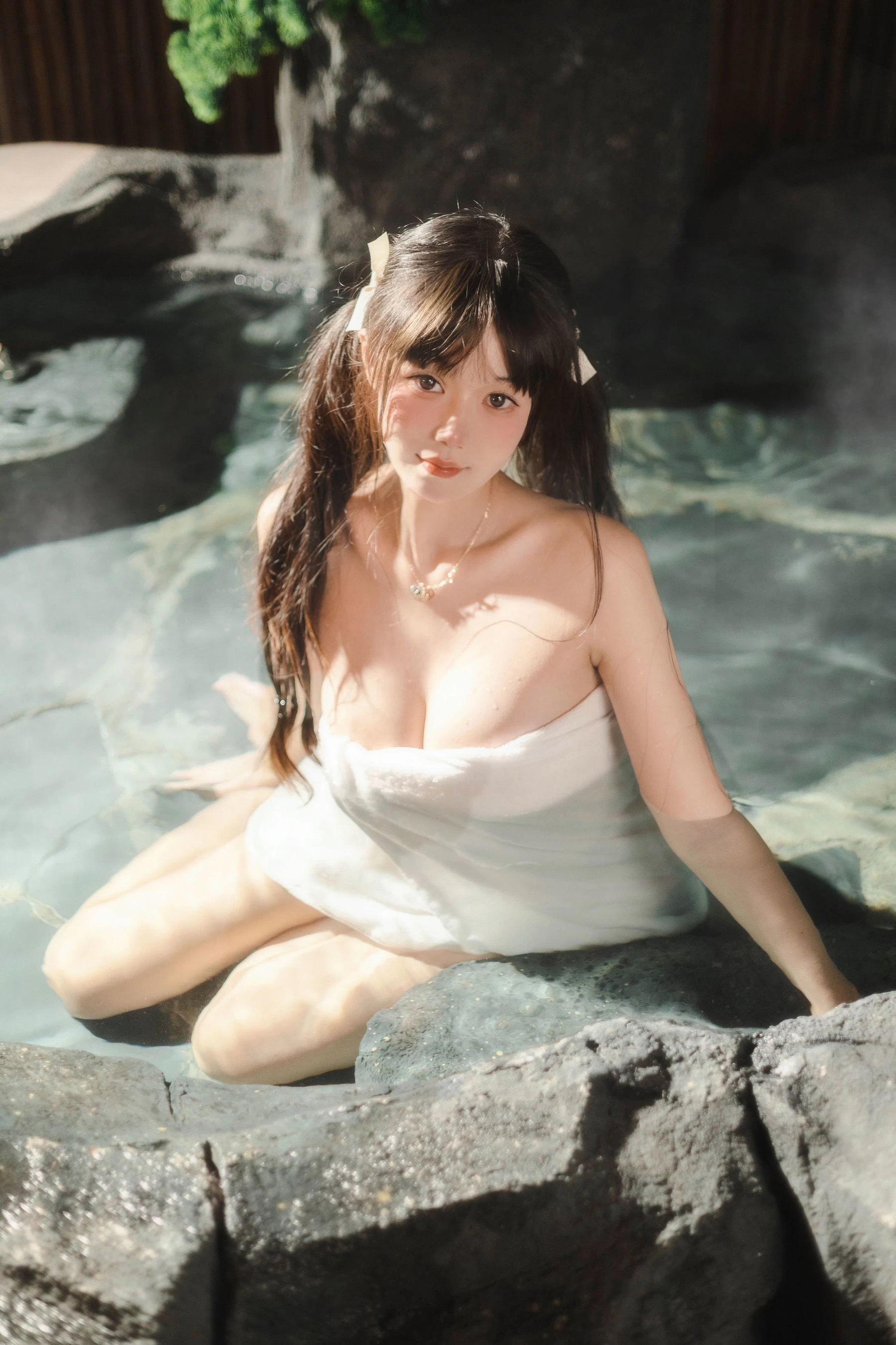 灵罗娃娃 &#8211; 温泉 [30P] - 秀人网免费无水印在线套图写真