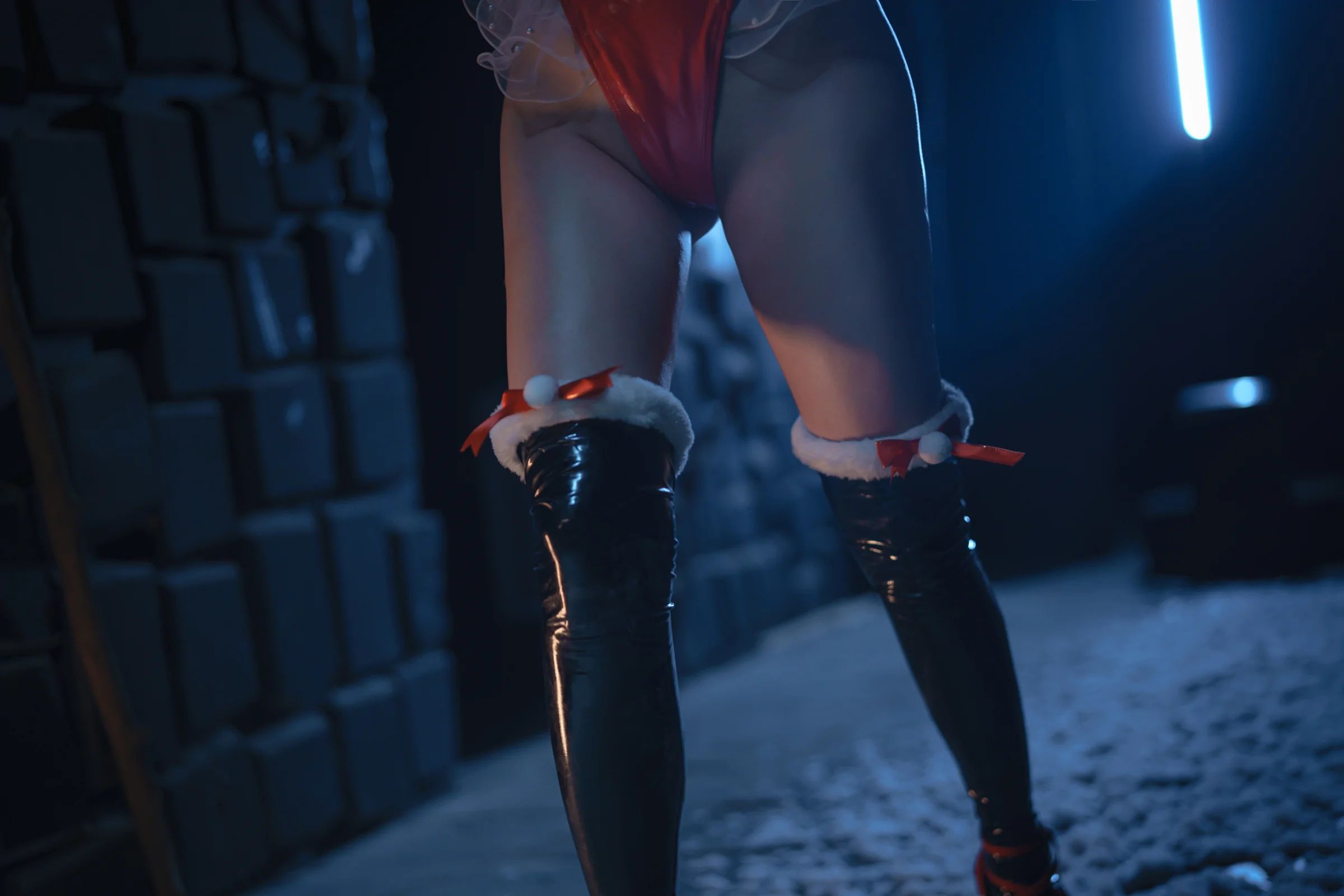 秋和柯基 &#8211; 圣诞雪夜锦礼 [38P] - 秀人网免费无水印在线套图写真