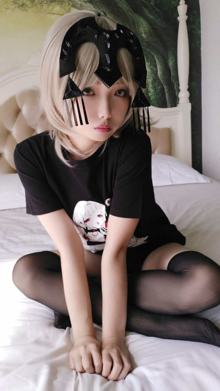 雯妹不讲道理 – 黑贞德穹妹 [64P] - 秀人网免费无水印在线套图写真