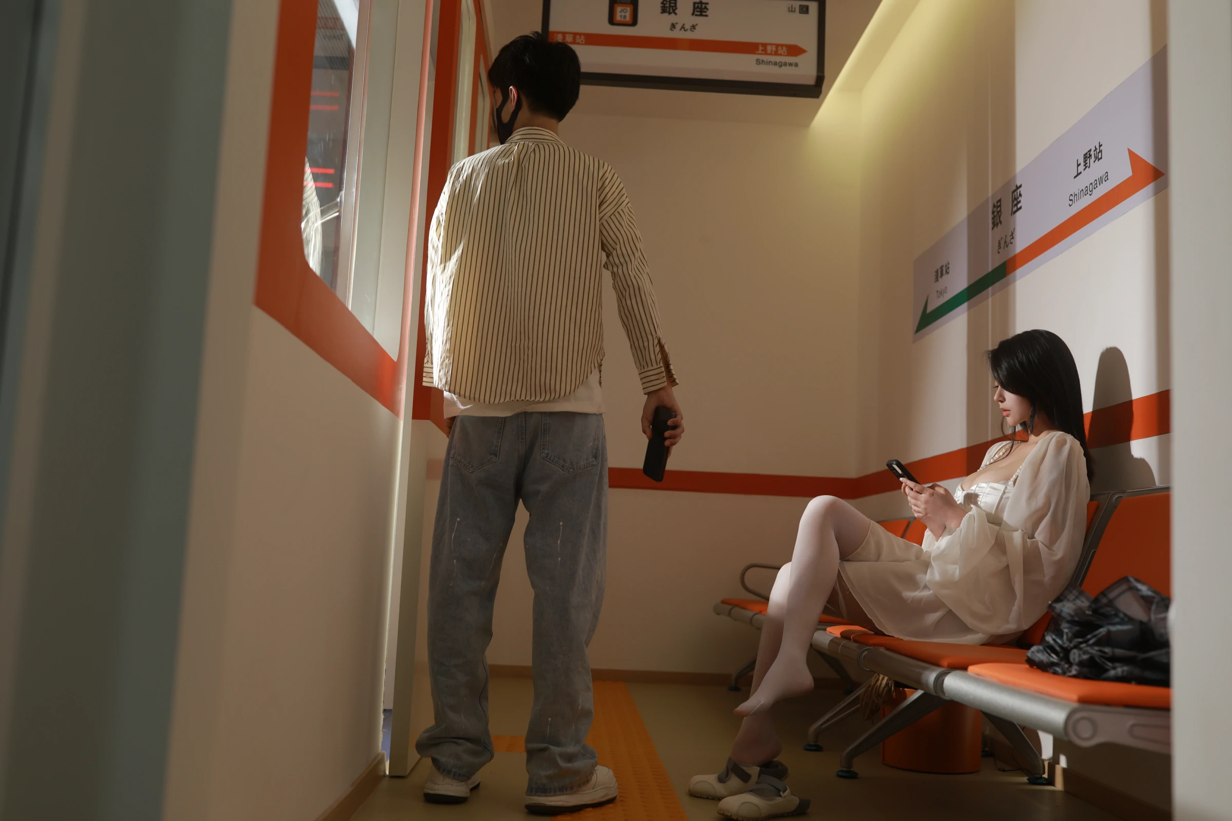 奈汐酱nice – 电车 [75P] - 秀人网免费无水印在线套图写真