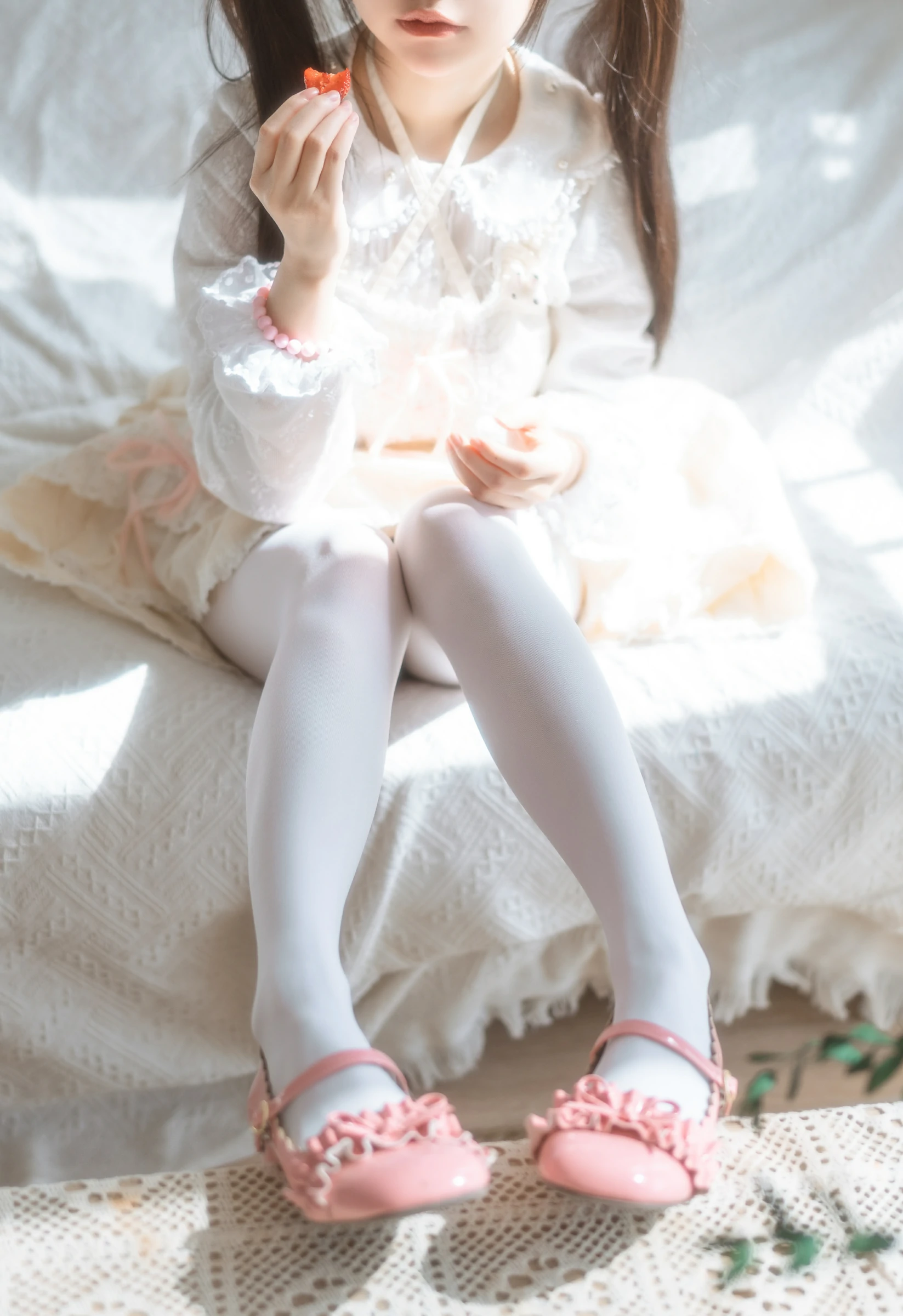 六味帝皇酱 &#8211; 洛丽塔 [70P] - 秀人网免费无水印在线套图写真