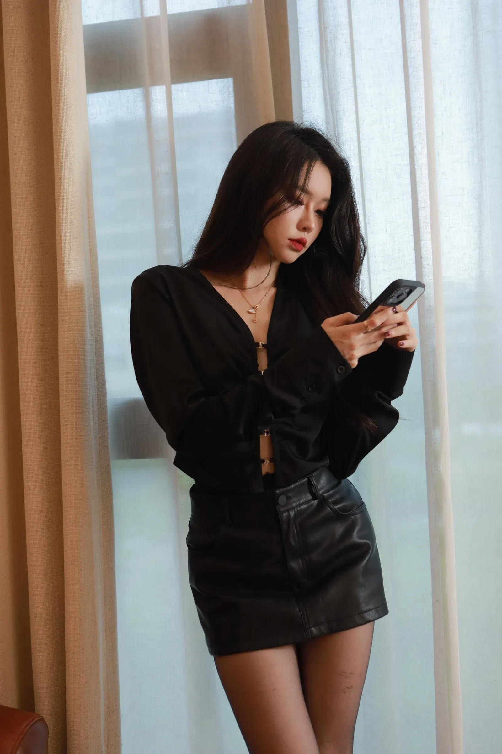 Sia不吃鱼 &#8211; OL黑丝秘书 [97P] - 秀人网免费无水印在线套图写真