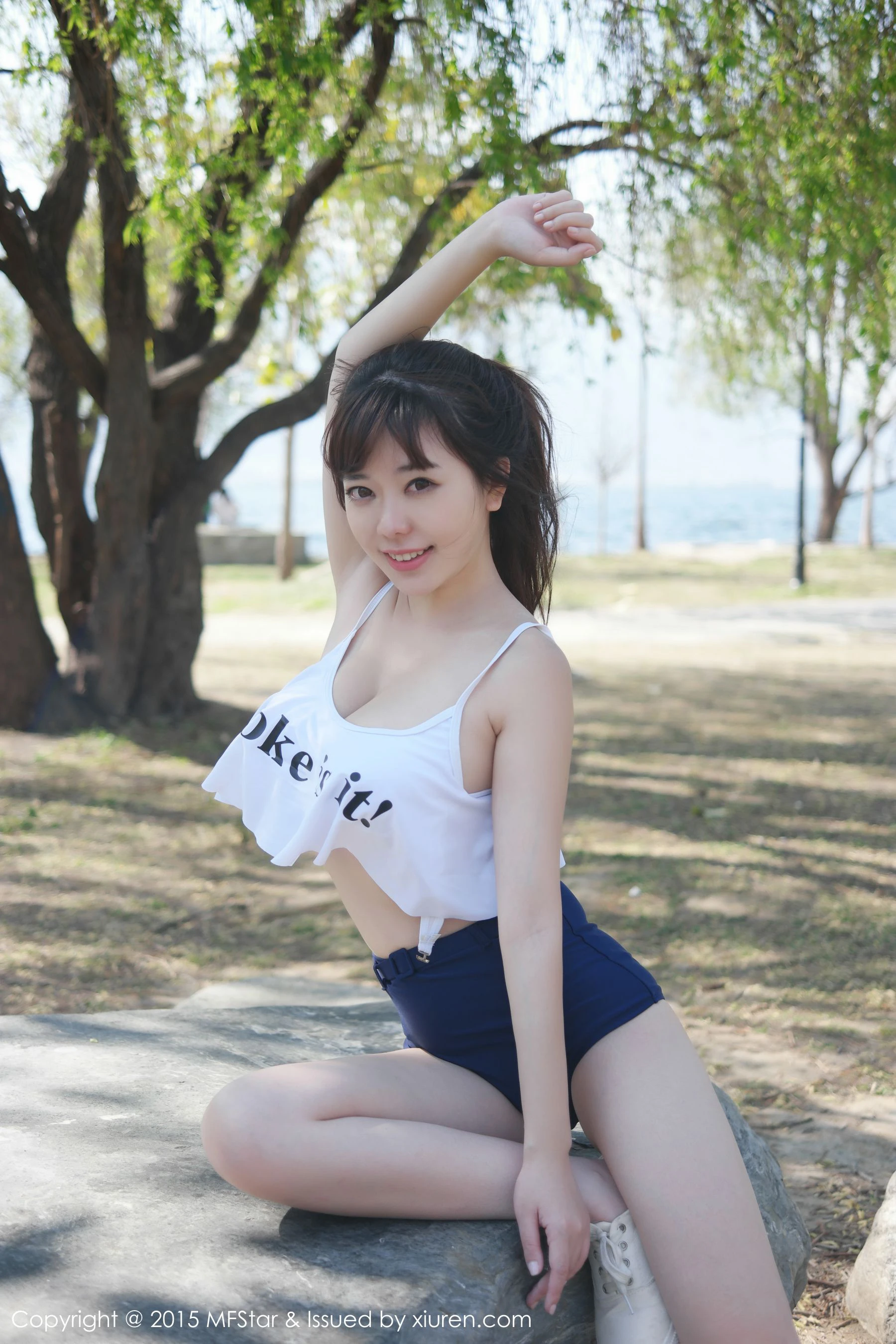 图片[2]-刘飞儿Faye《大理旅拍》爆乳人气嫩模 模范学院 Vol.003-COS写真在线网