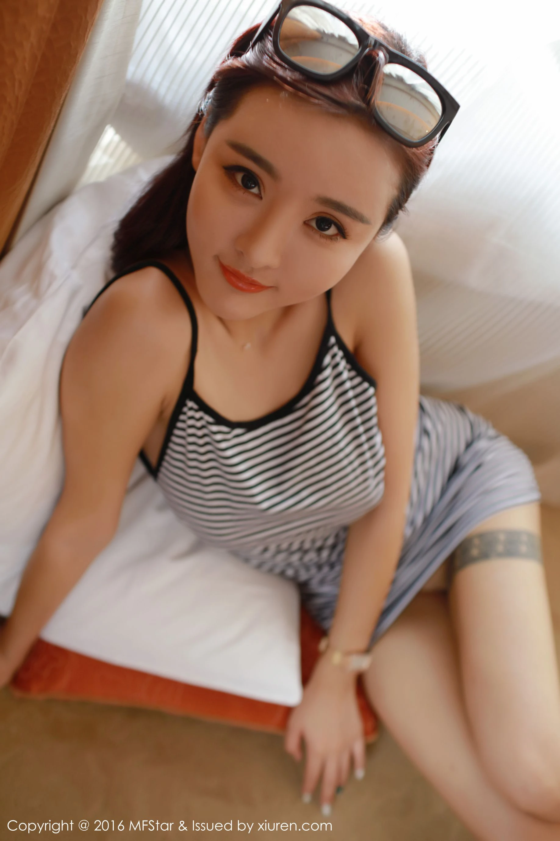 图片[2]-佳佳JiaJia &五官精致、颜值靓丽且拥有傲人巨乳的美女模特 模范学院 Vol.060-COS写真在线网