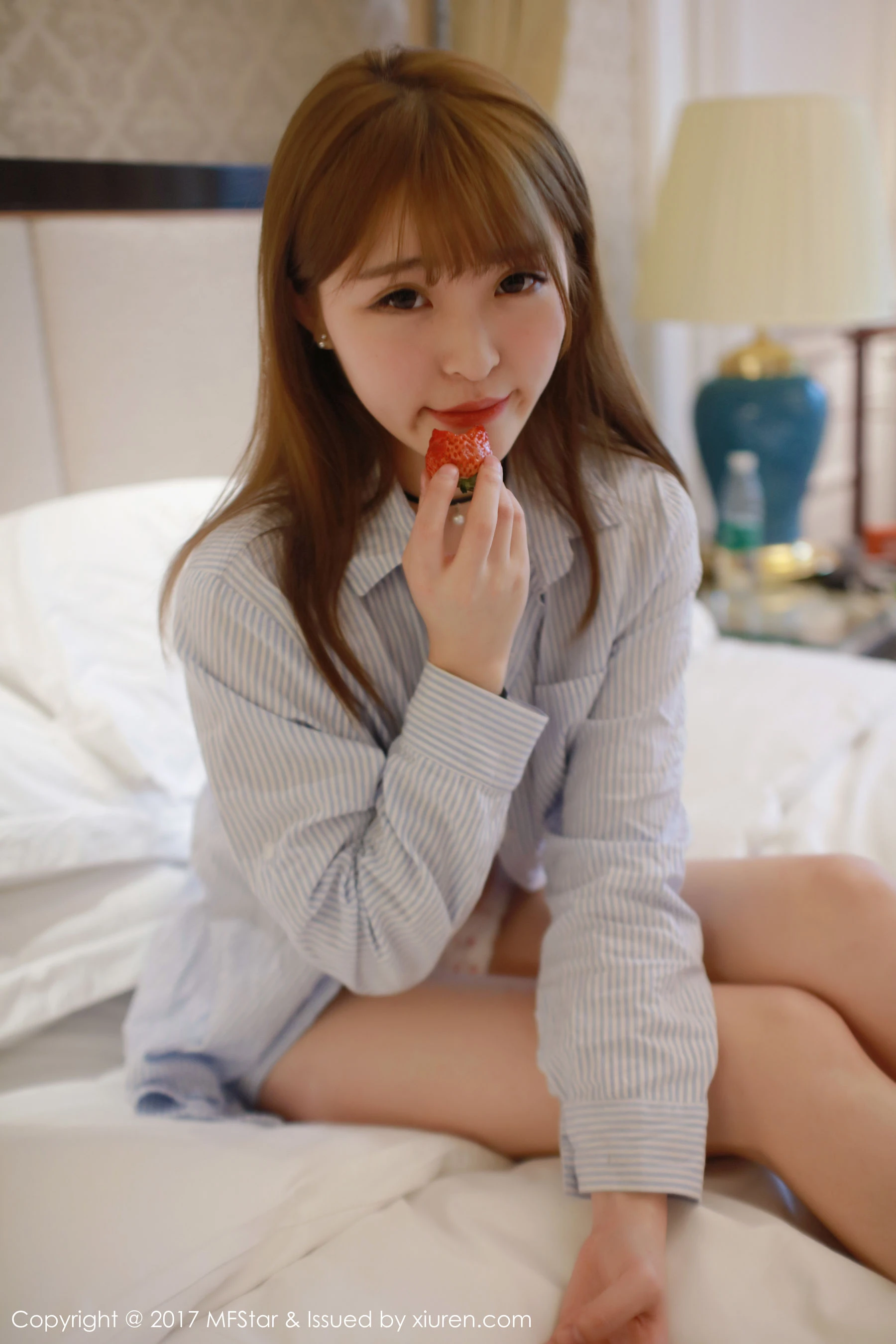 图片[5]-伊小七MoMo《草莓内裤+衬衫系列》 模范学院 Vol.096-COS写真在线网