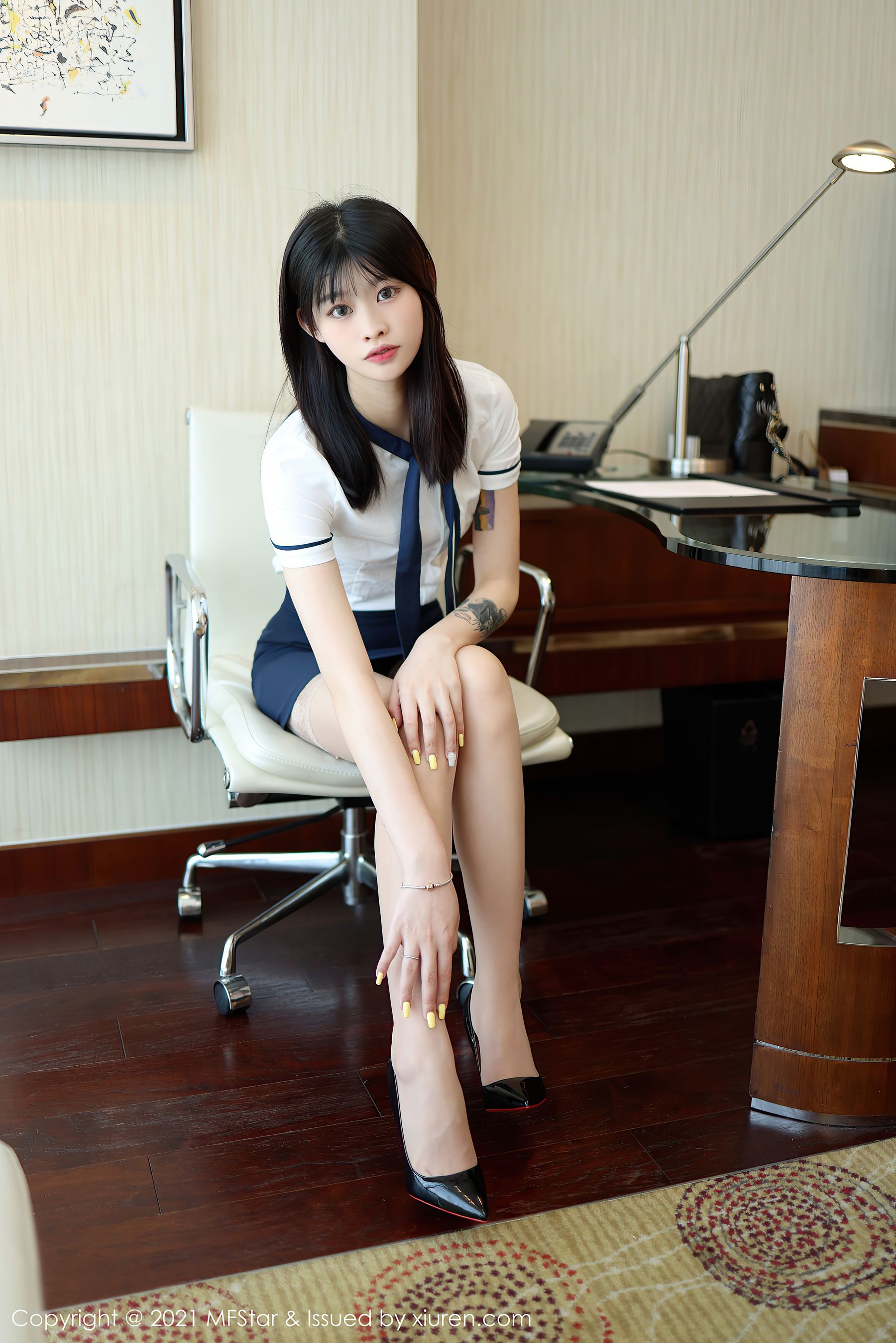 图片[5]-模范学院 Vol.516 77qiqi-COS写真在线网