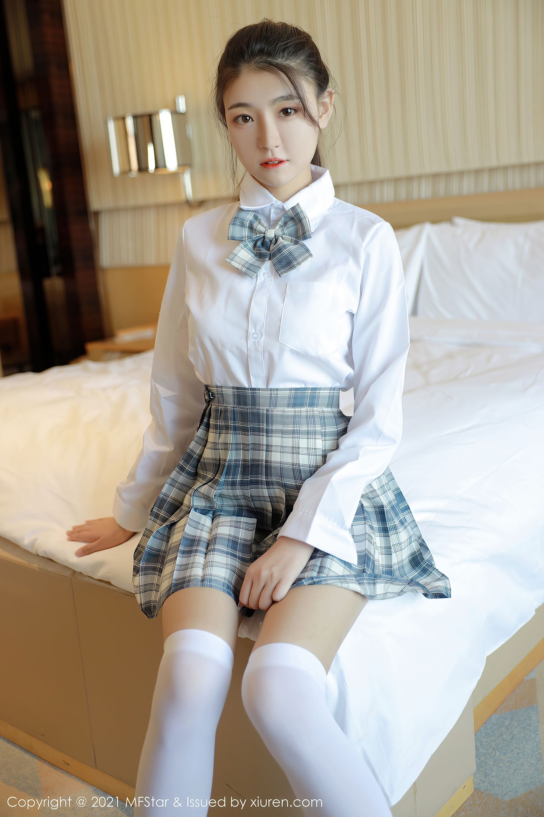 图片[2]-模范学院 Vol.448 Laura苏雨彤-COS写真在线网