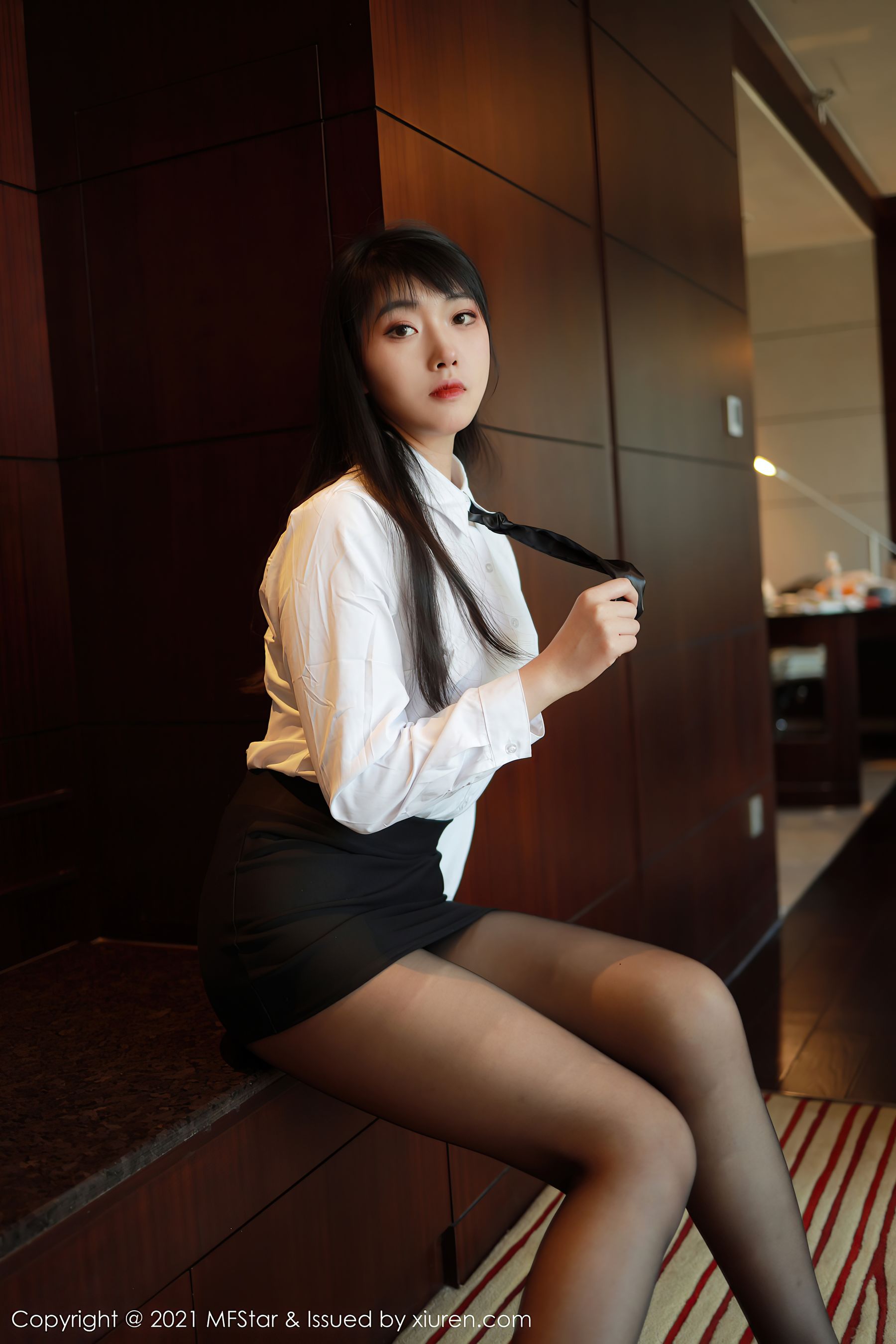 图片[4]-模范学院 Vol.449 锅包又you-COS写真在线网