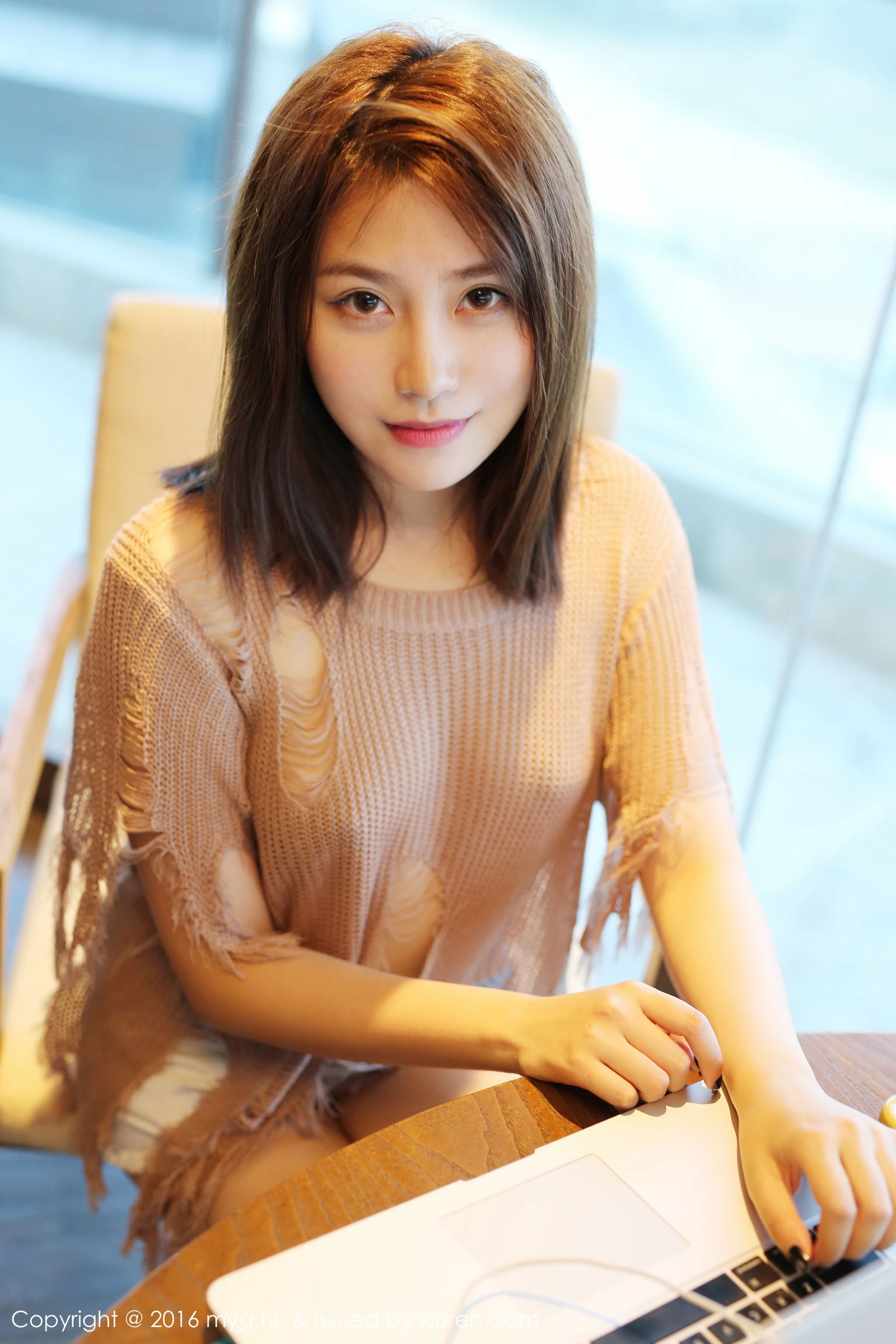 图片[2]-许诺Sabrina《3套服饰 美得让人窒息》 美媛馆 Vol.233-COS写真在线网