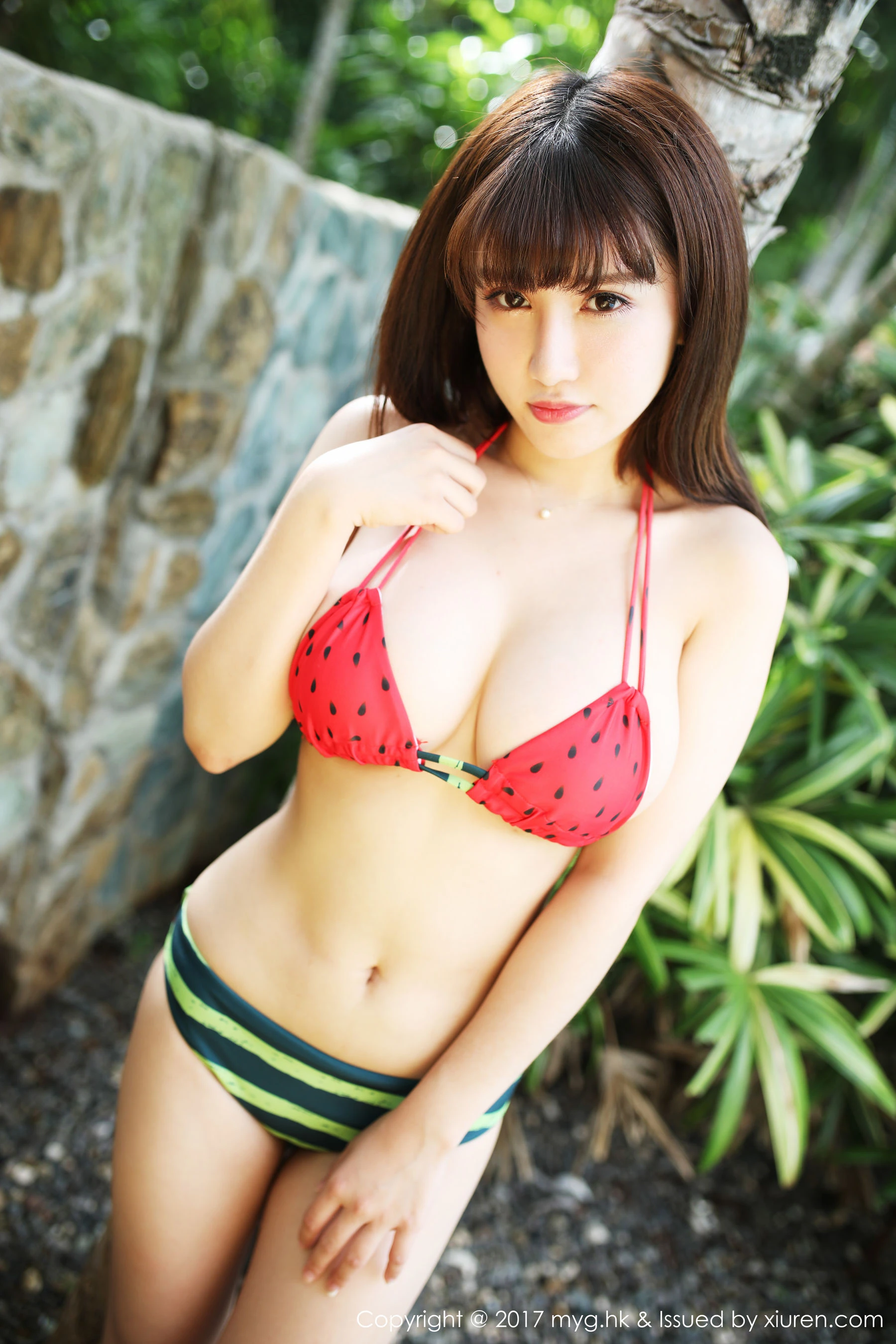 图片[5]-K8傲娇萌萌Vivian《泳池比基尼+性感睡衣系列》 美媛馆 Vol.265-COS写真在线网