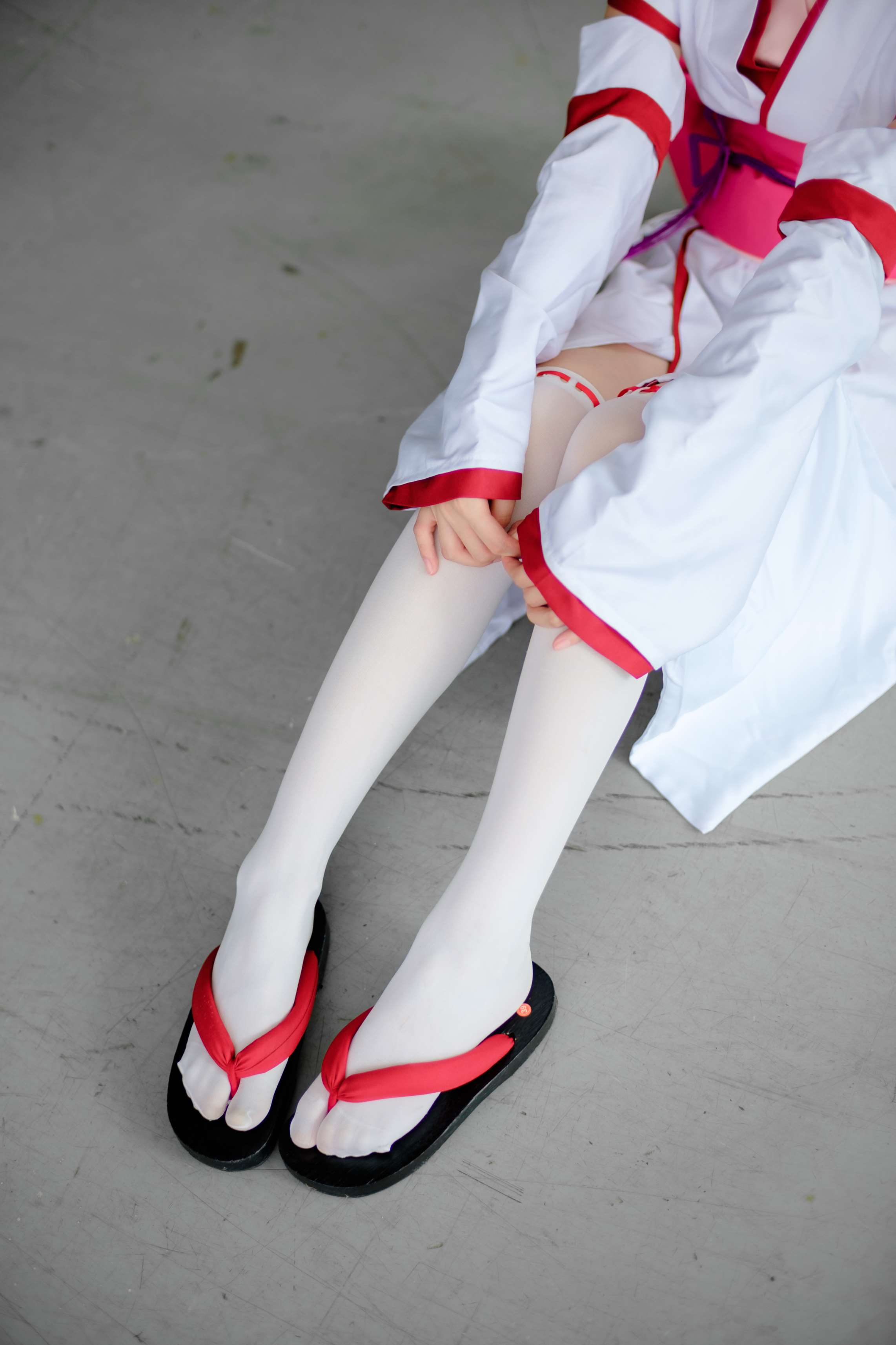 图片[2]-FREE-002 漫展cosplay白丝长腿特写 [15P-79MB]-COS写真在线网