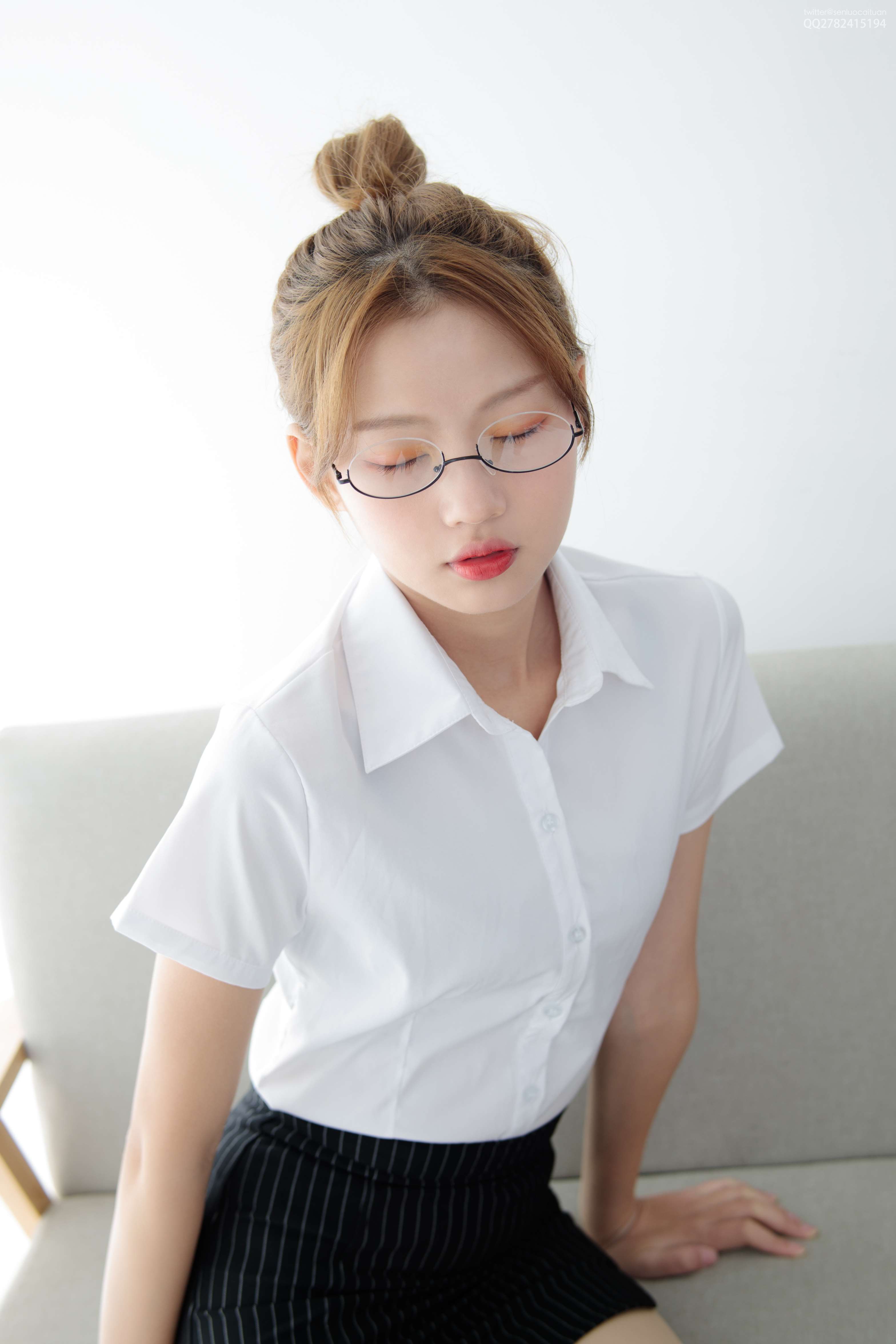 图片[2]-JKFUN-046 50D肉丝 OL一定要搭配眼镜 [63P+1V／1.26G]-COS写真在线网