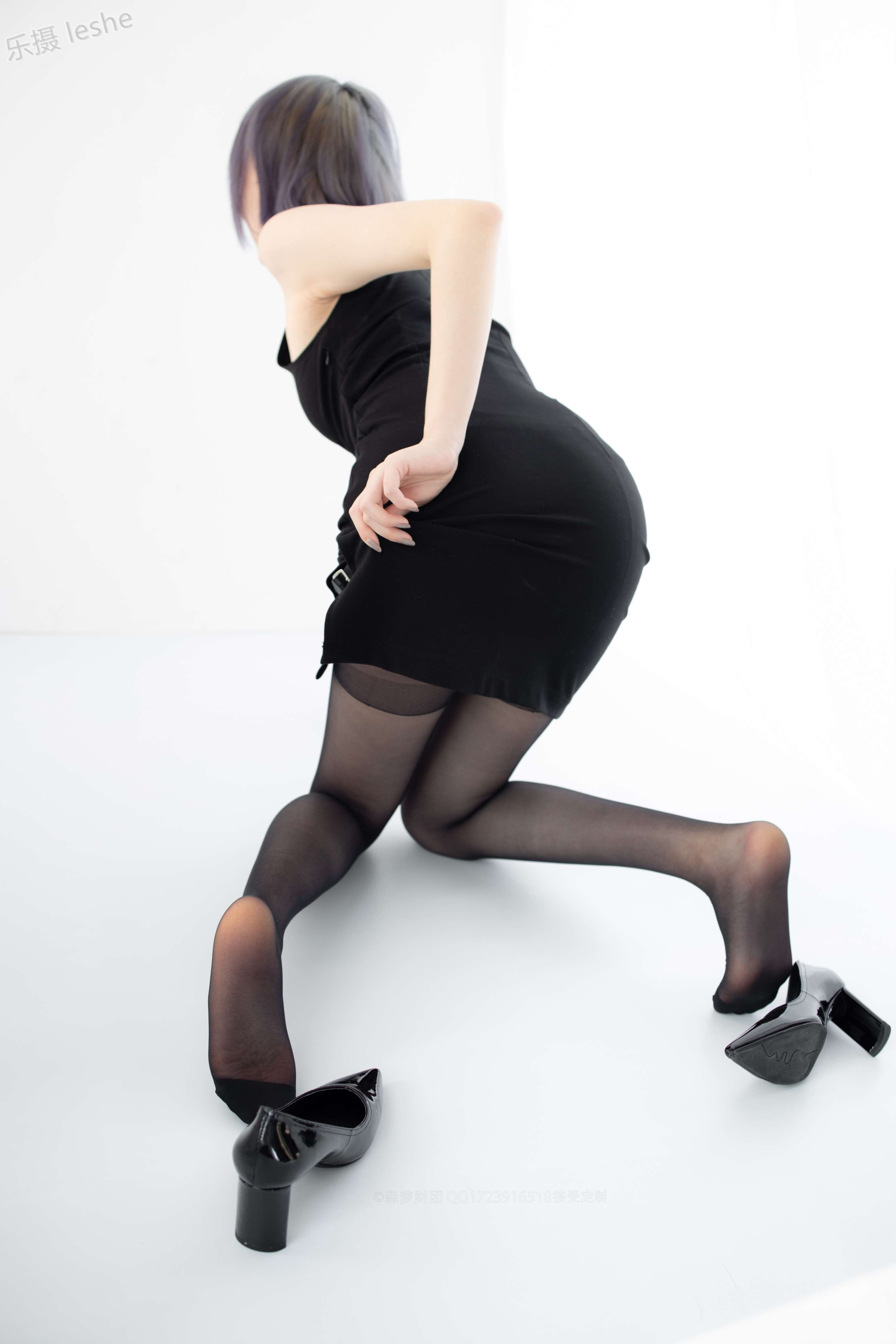 图片[2]-X-051 20D黑丝踩物 [111P1V-2.56GB]-COS写真在线网