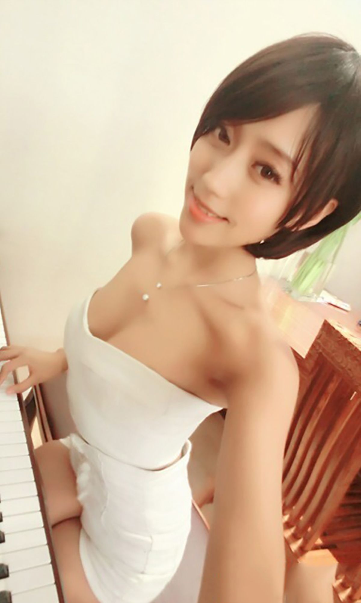 图片[3]-马欣悦《性感车模 喷血来袭》 UGirls 爱尤物 No.002 [40P]-COS写真在线网