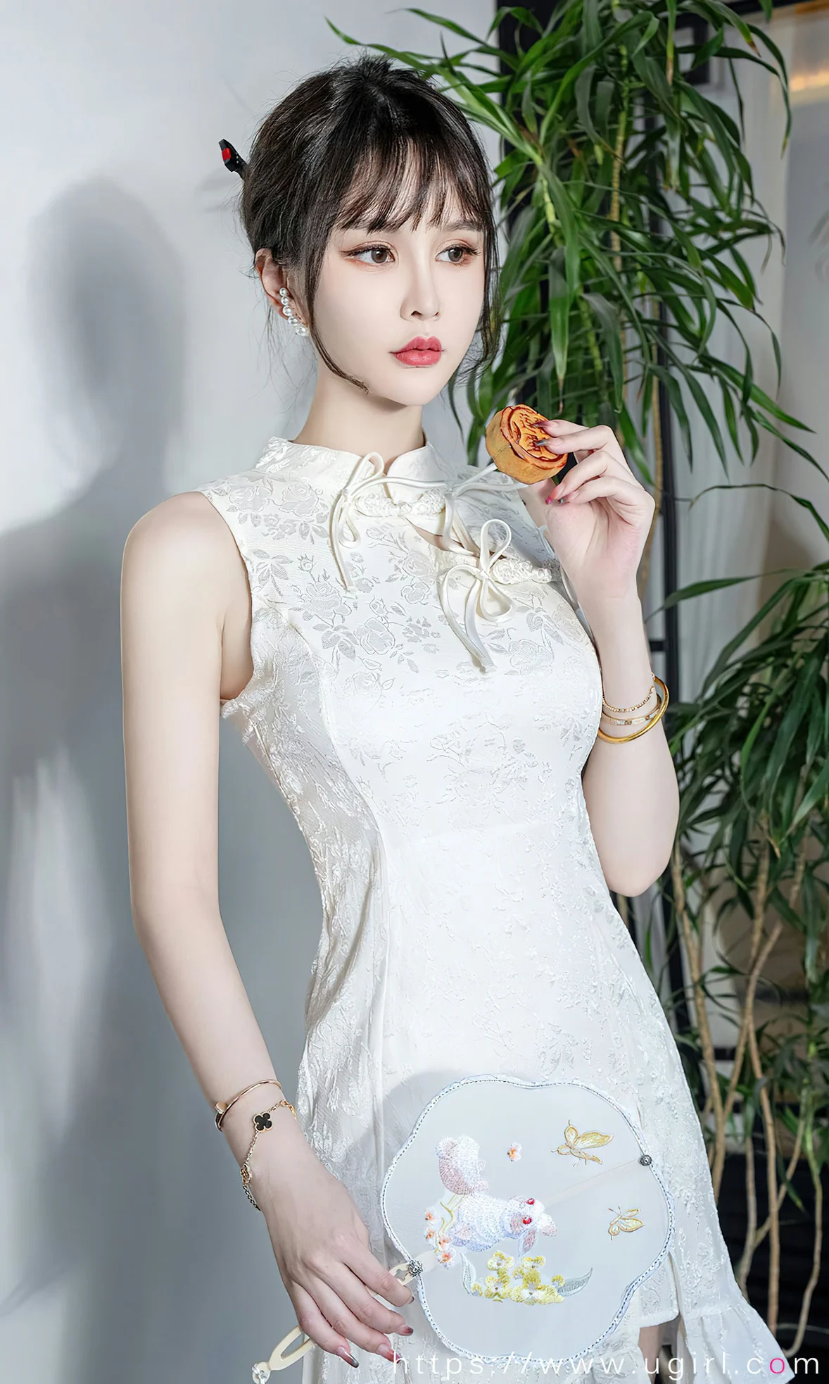 图片[6]-UGirls 爱尤物 No.2674 青树 节日主题写真 [35P]-COS写真在线网